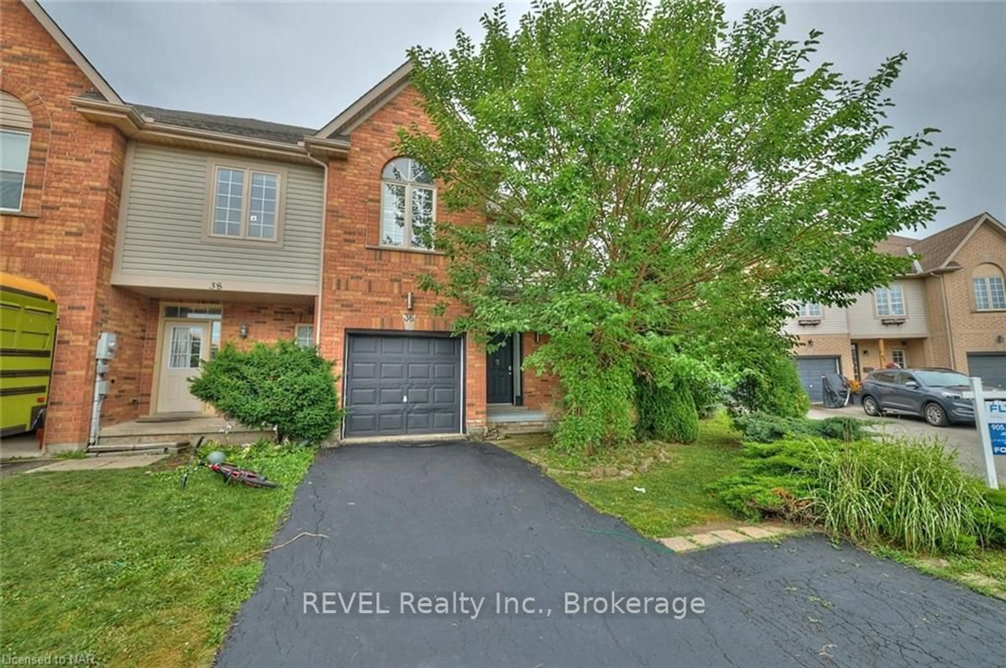 A pic from exterior of the house or condo, the street view for 36 NATALIE Crt, Thorold Ontario L2V 5C6