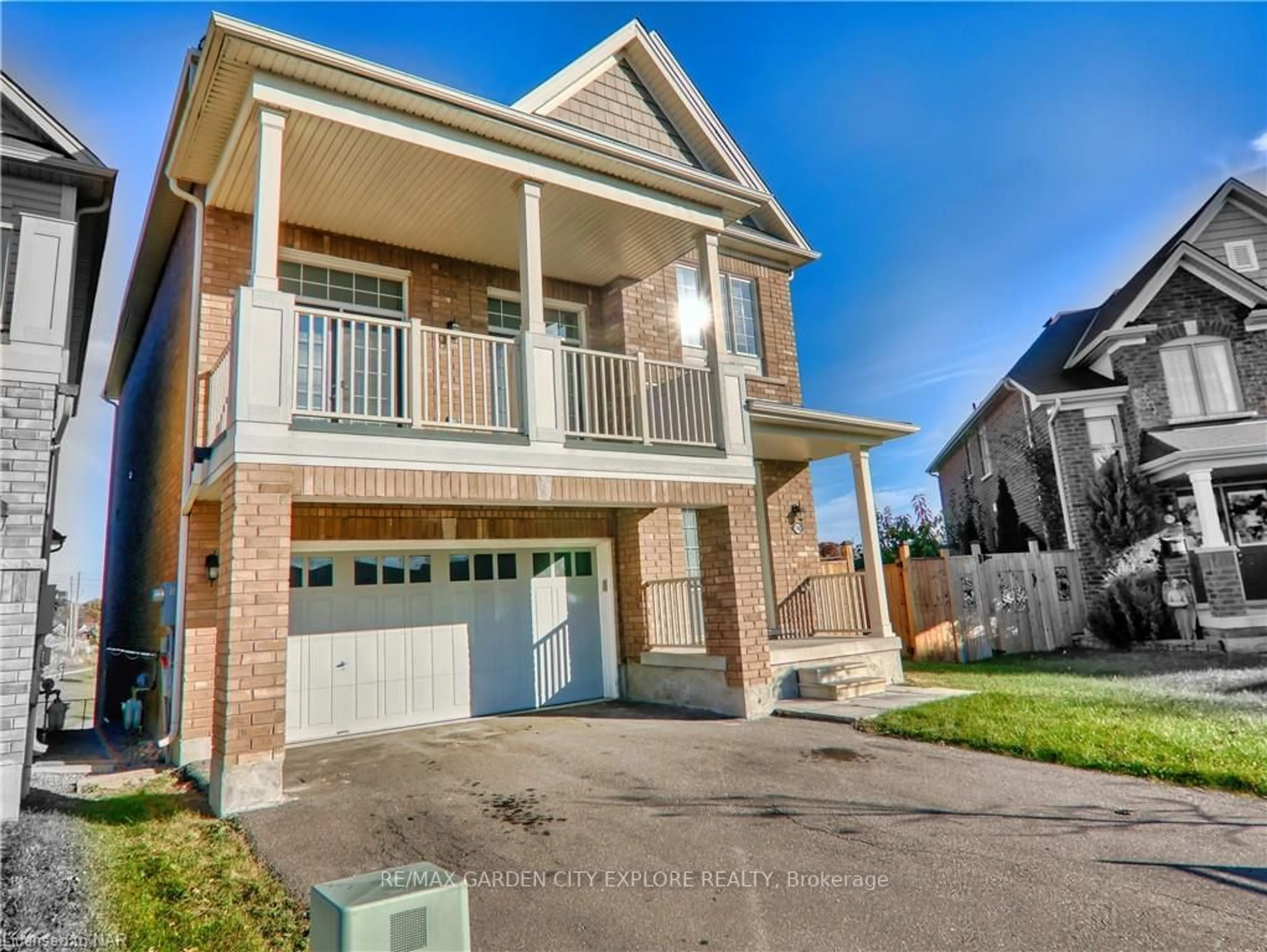 Frontside or backside of a home, cottage for 7748 BLACK MAPLE Dr, Niagara Falls Ontario L2H 0N7