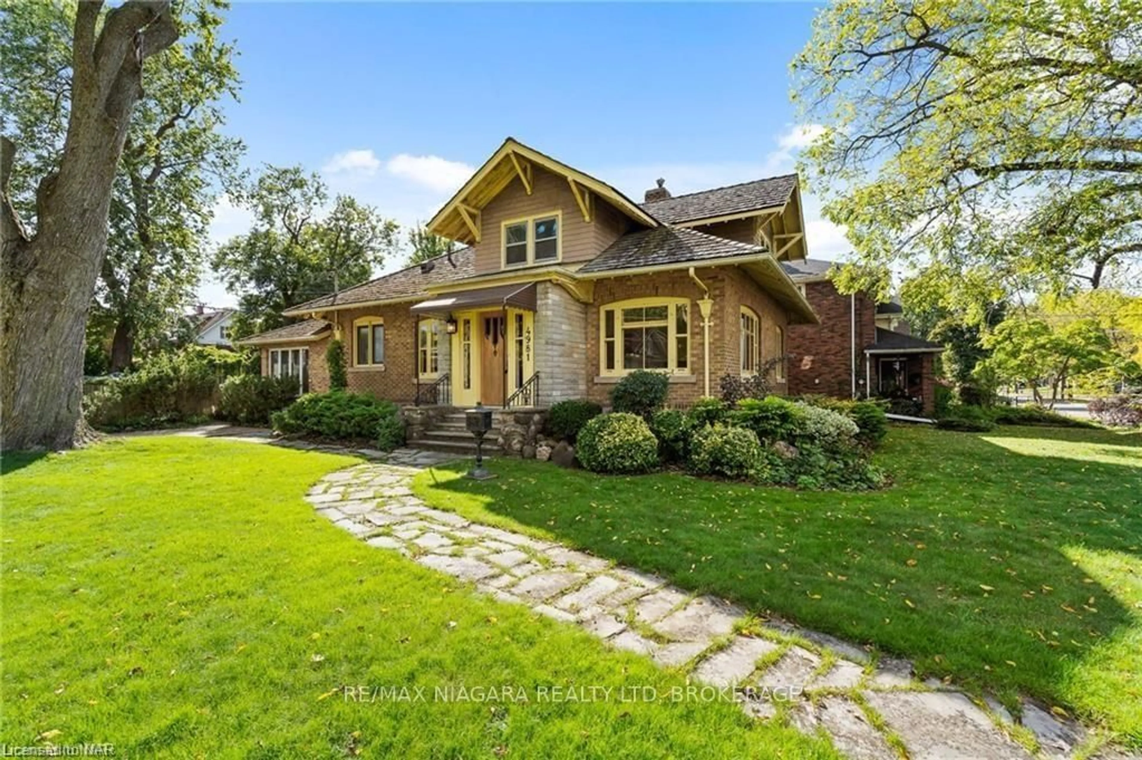 Frontside or backside of a home, cottage for 4981 SECOND Ave, Niagara Falls Ontario L2E 4J4