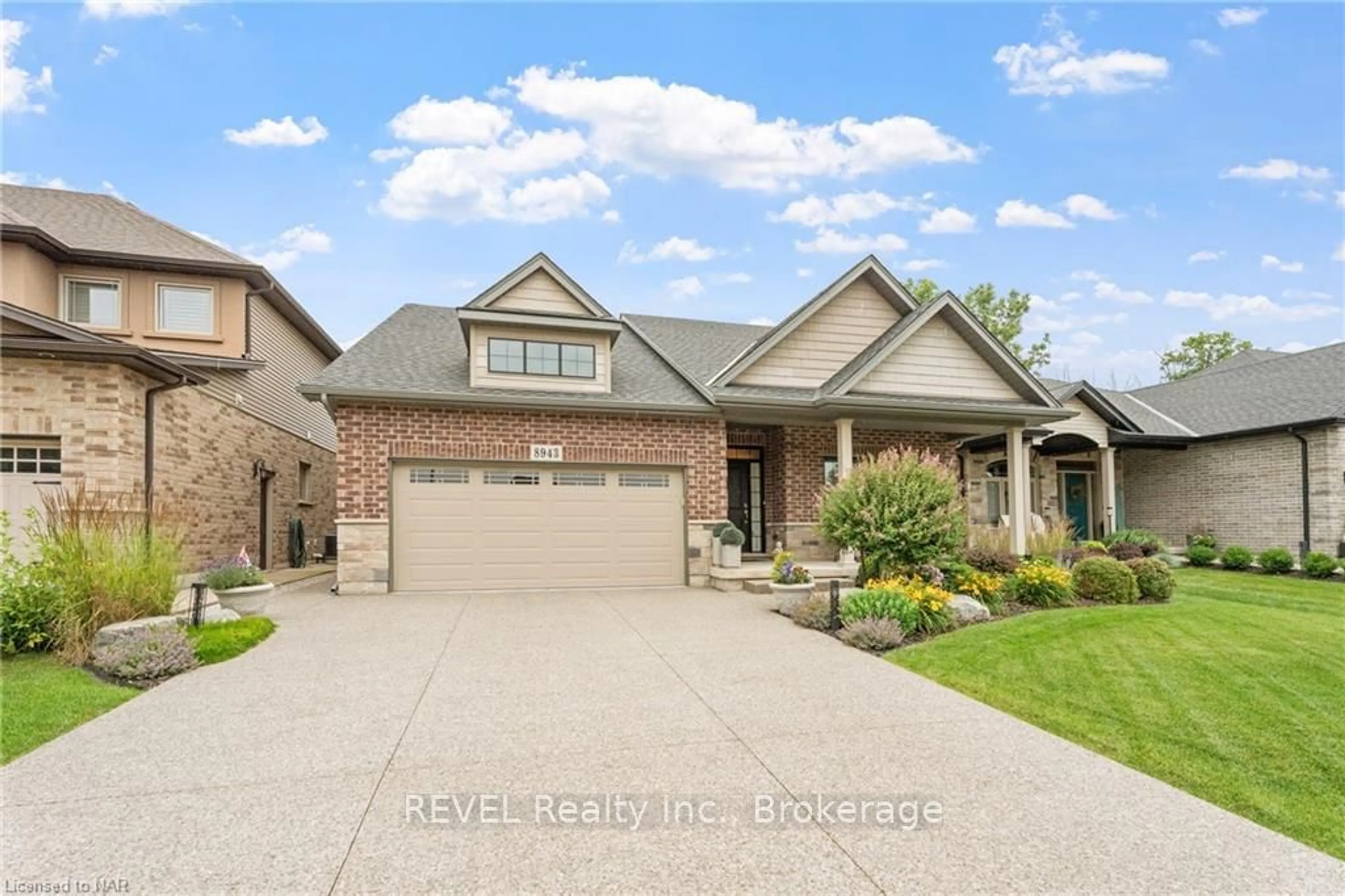 Frontside or backside of a home, the street view for 8943 BLACK FOREST Cres, Niagara Falls Ontario L2H 3P1