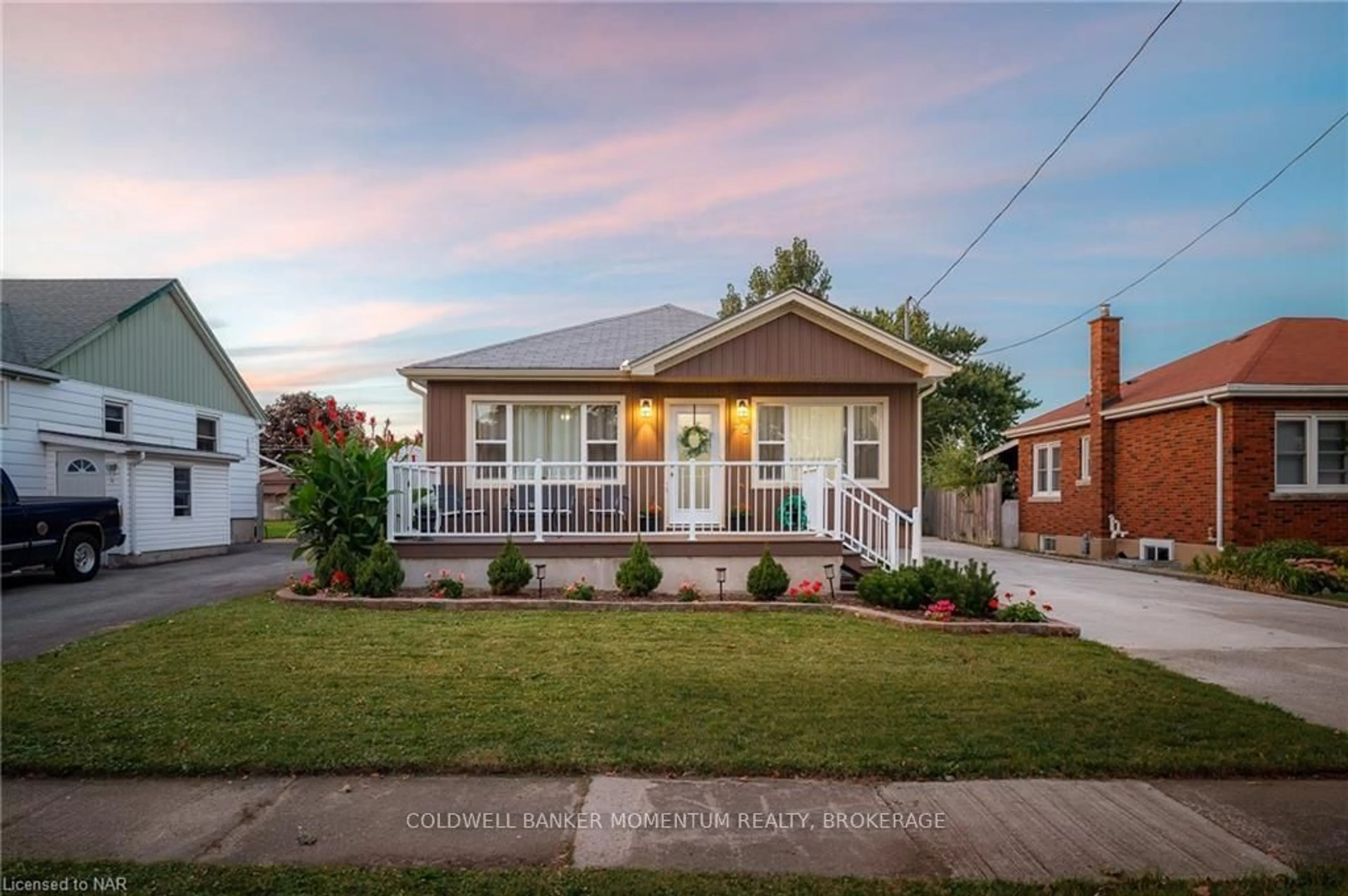 Frontside or backside of a home, cottage for 22 ROSE Ave, Thorold Ontario L2V 3C4