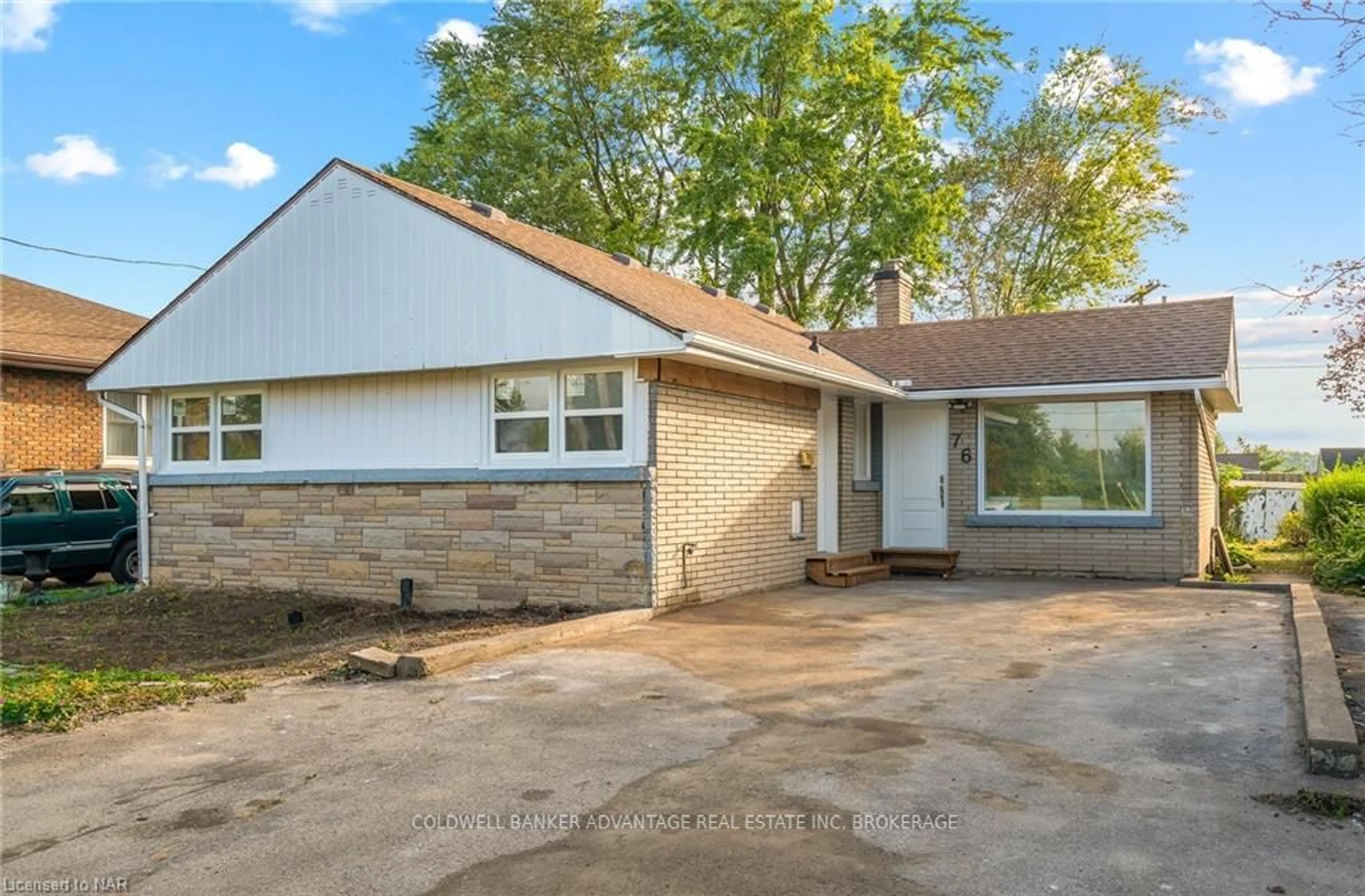 Frontside or backside of a home, cottage for 76 GOLDEN Blvd, Welland Ontario L3B 1H6