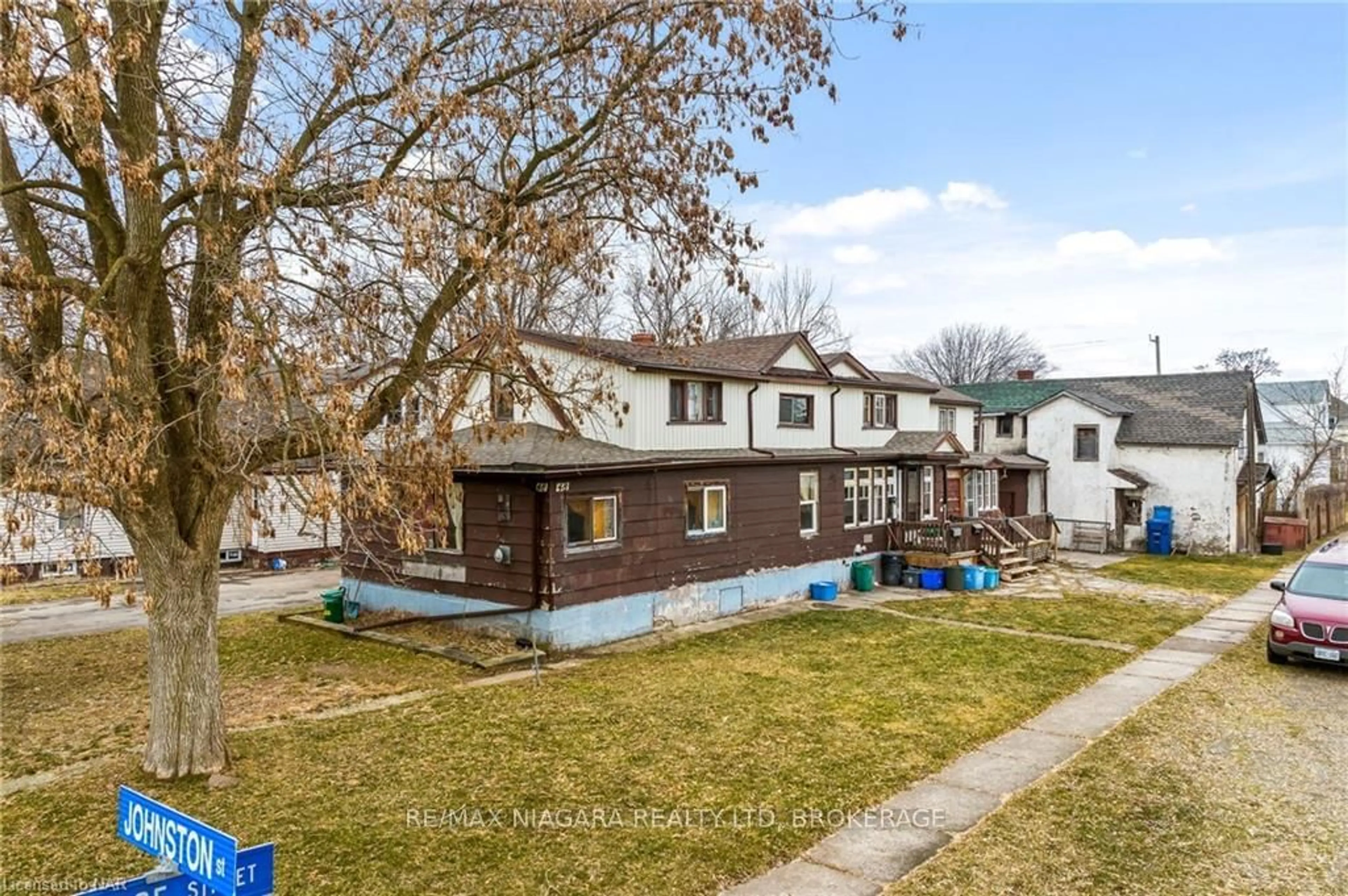 Frontside or backside of a home, the fenced backyard for 48 JOHNSTON St, Port Colborne Ontario L3K 1G6