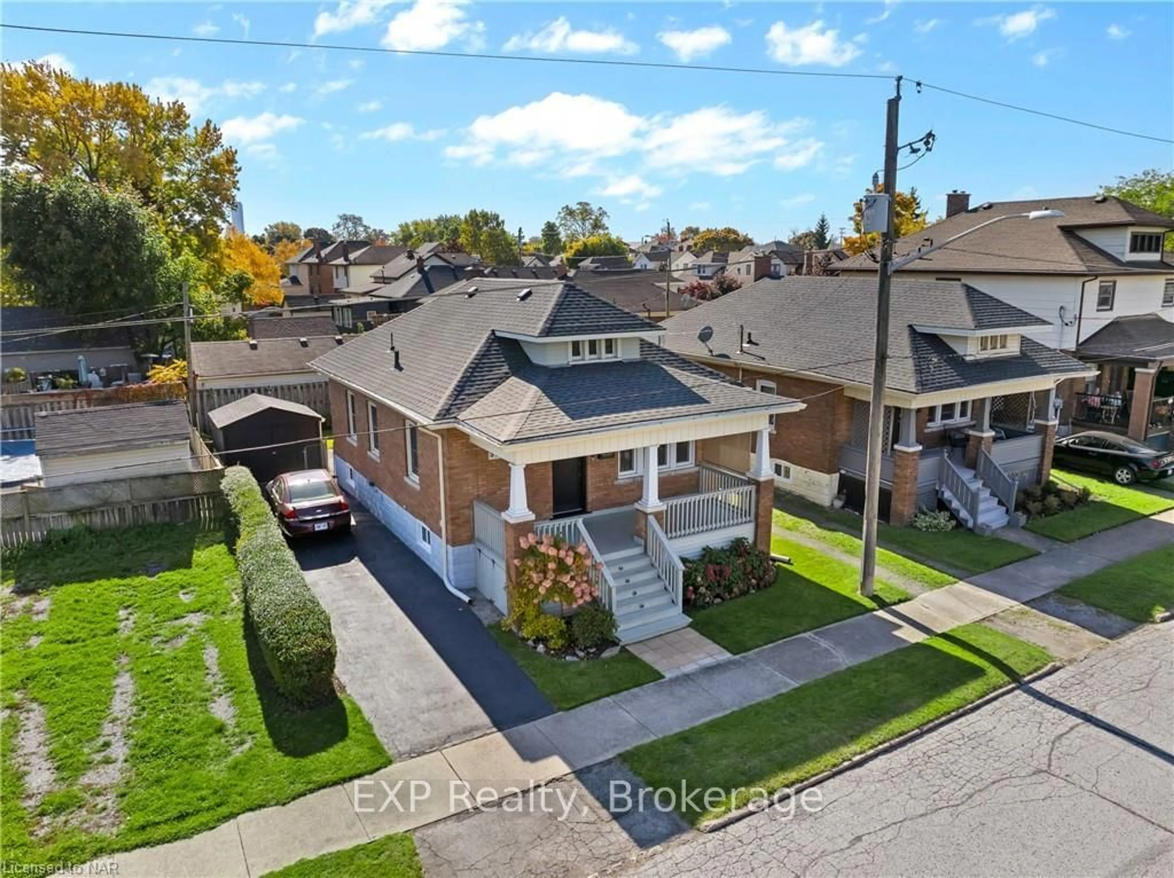 Frontside or backside of a home, the street view for 5130 HURON St, Niagara Falls Ontario L2E 2J9