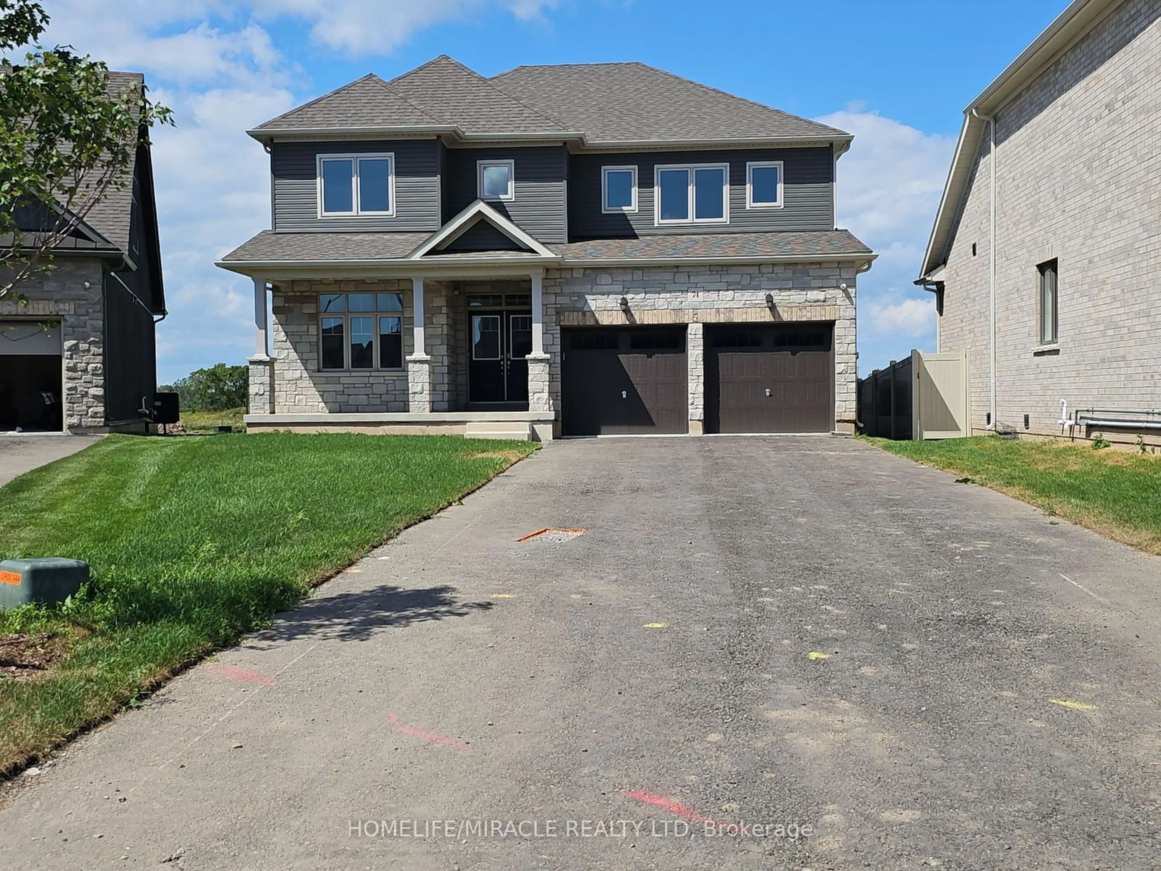 Frontside or backside of a home, the street view for 74 Oriole Cres, Port Colborne Ontario L3K 6E2