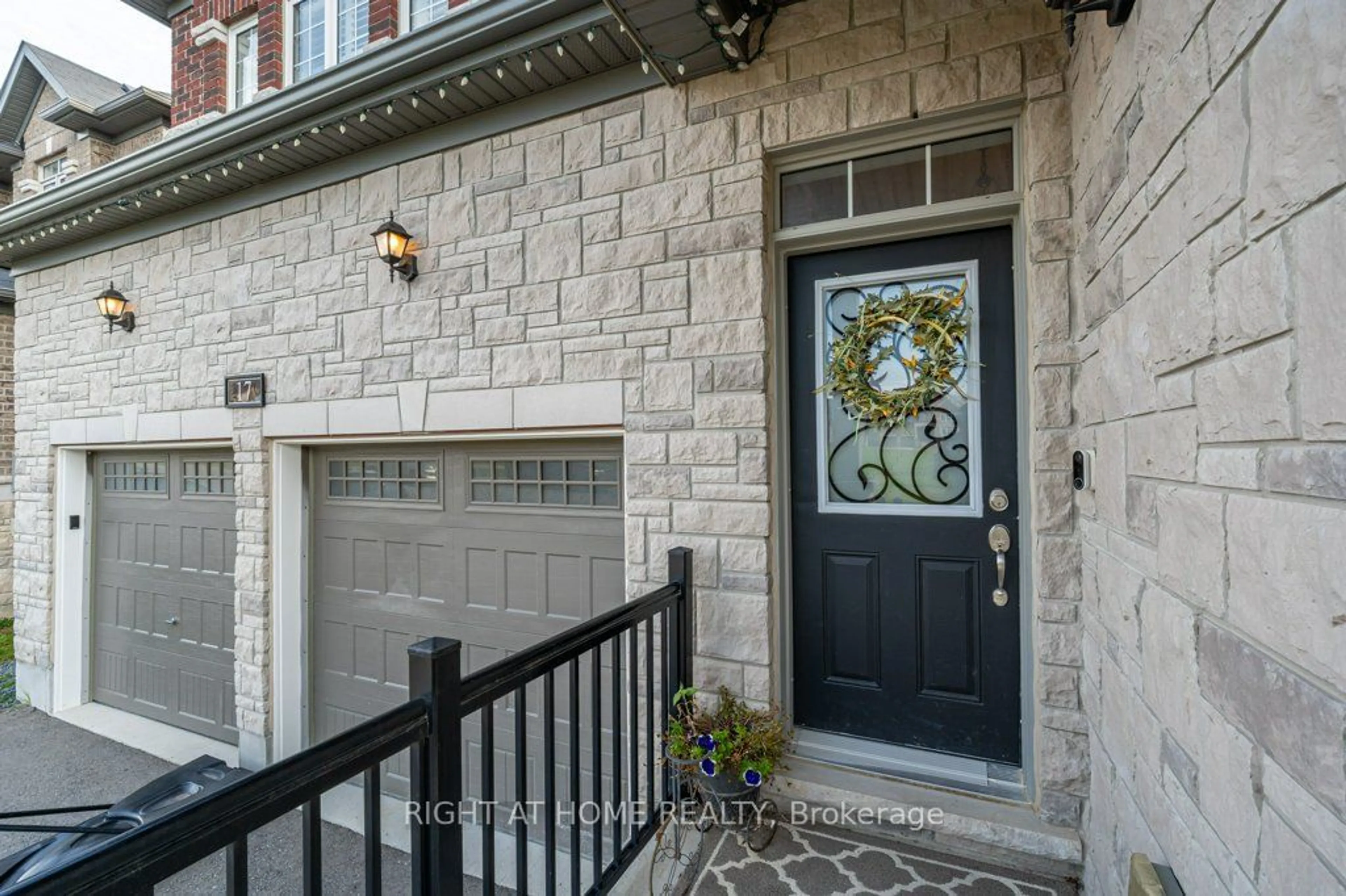 Indoor entryway, ceramic floors for 17 MELROSE Dr, Cavan Monaghan Ontario L0A 1G0