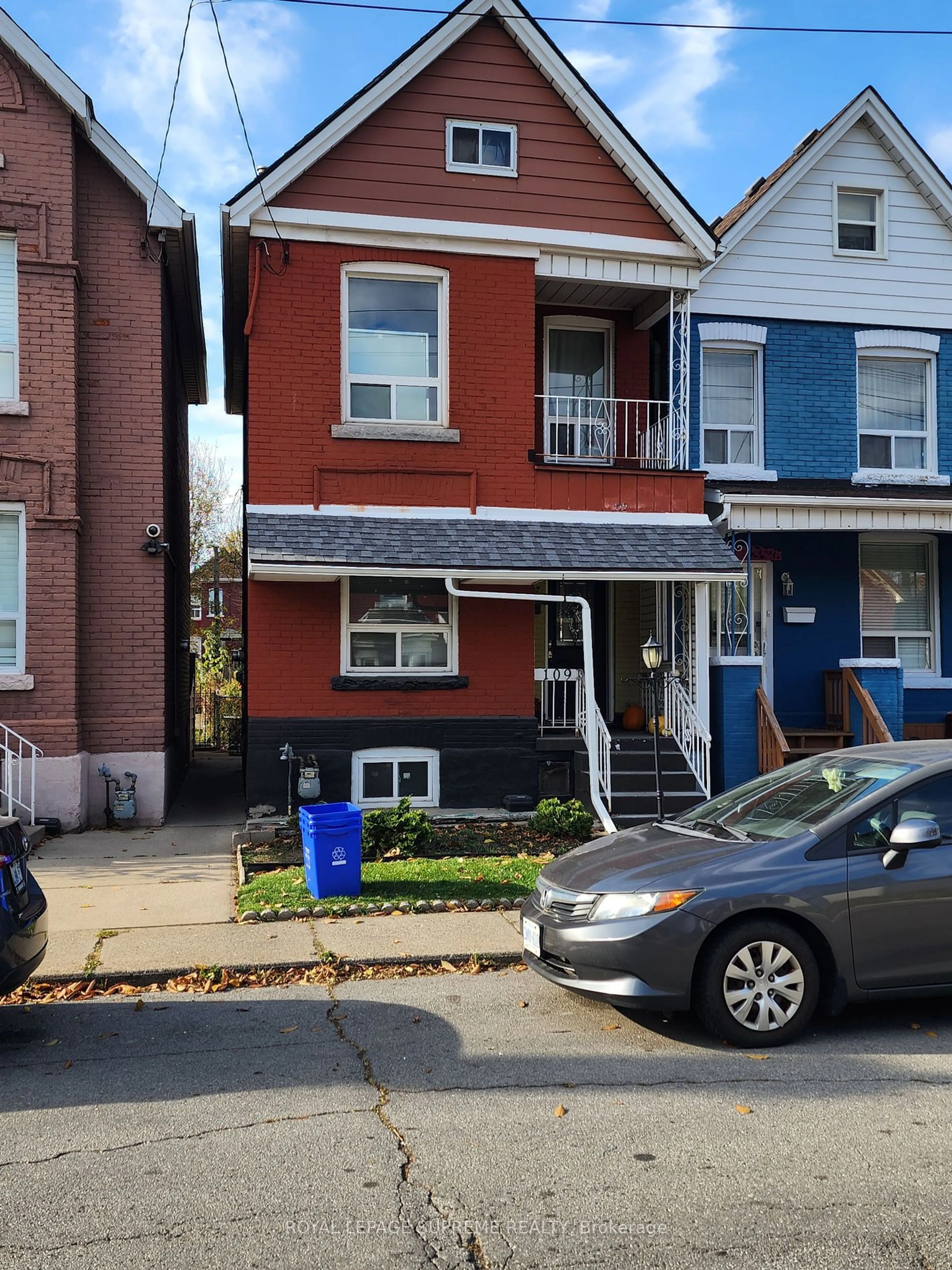 A pic from exterior of the house or condo, the street view for 109 Tisdale St, Hamilton Ontario L8L 5M5