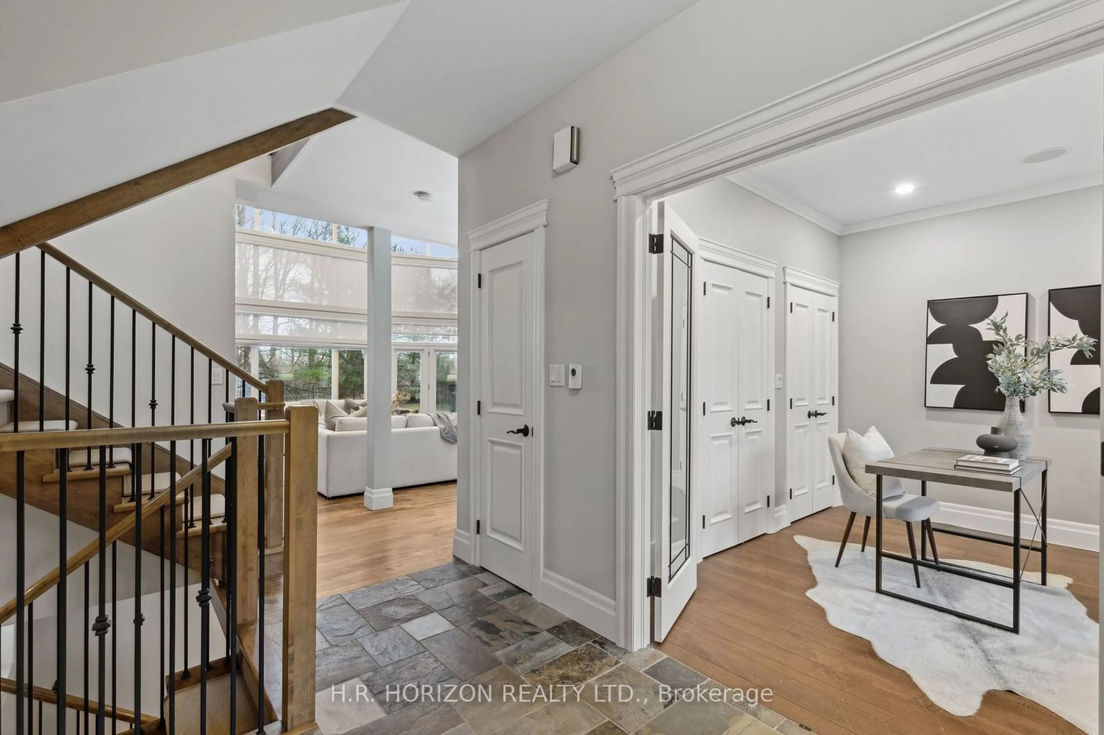 Indoor entryway, wood floors for 214 Russell St, Blue Mountains Ontario N0H 2P0