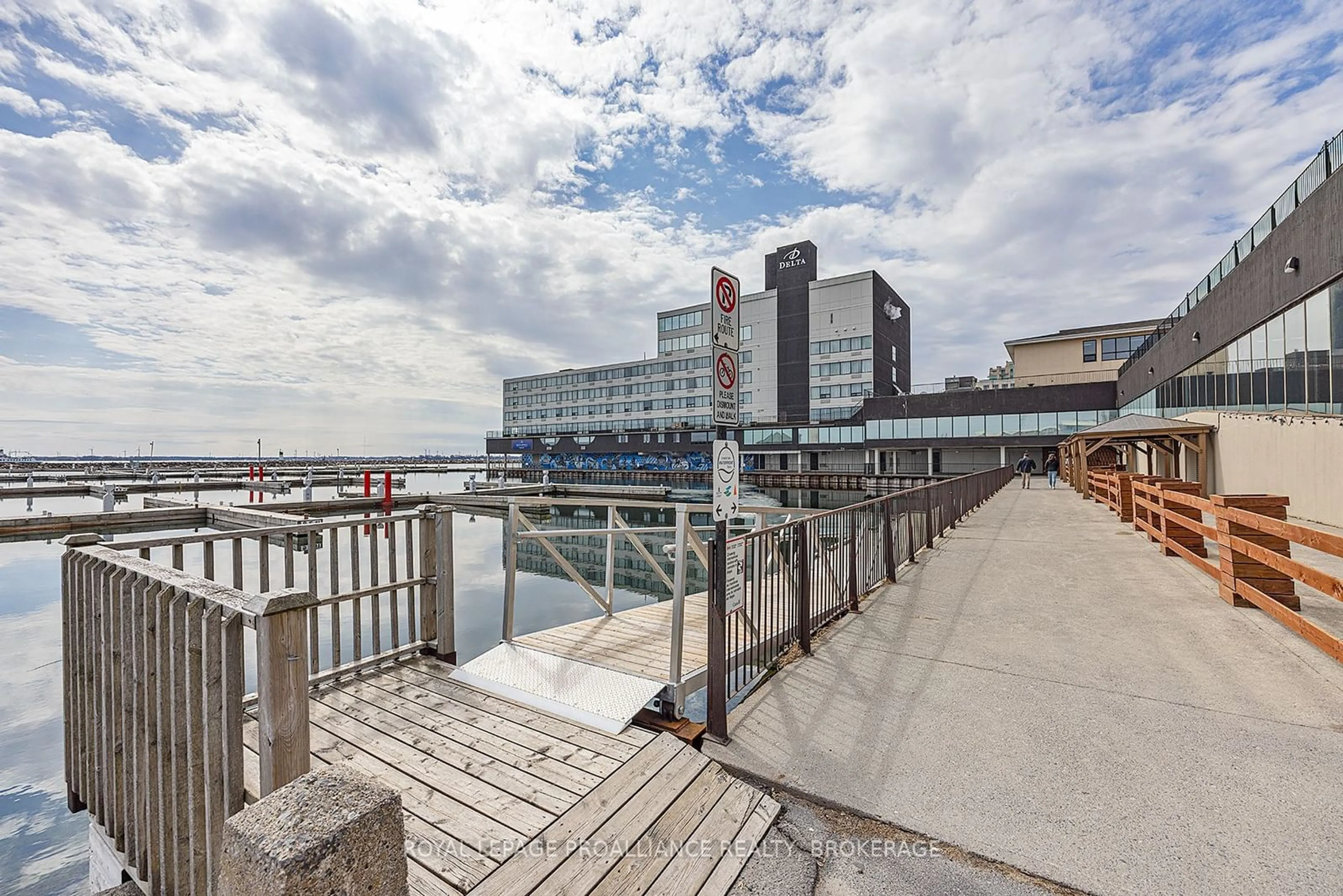 Patio, the street view for 185 Ontario St #1005, Kingston Ontario K7L 2Y7