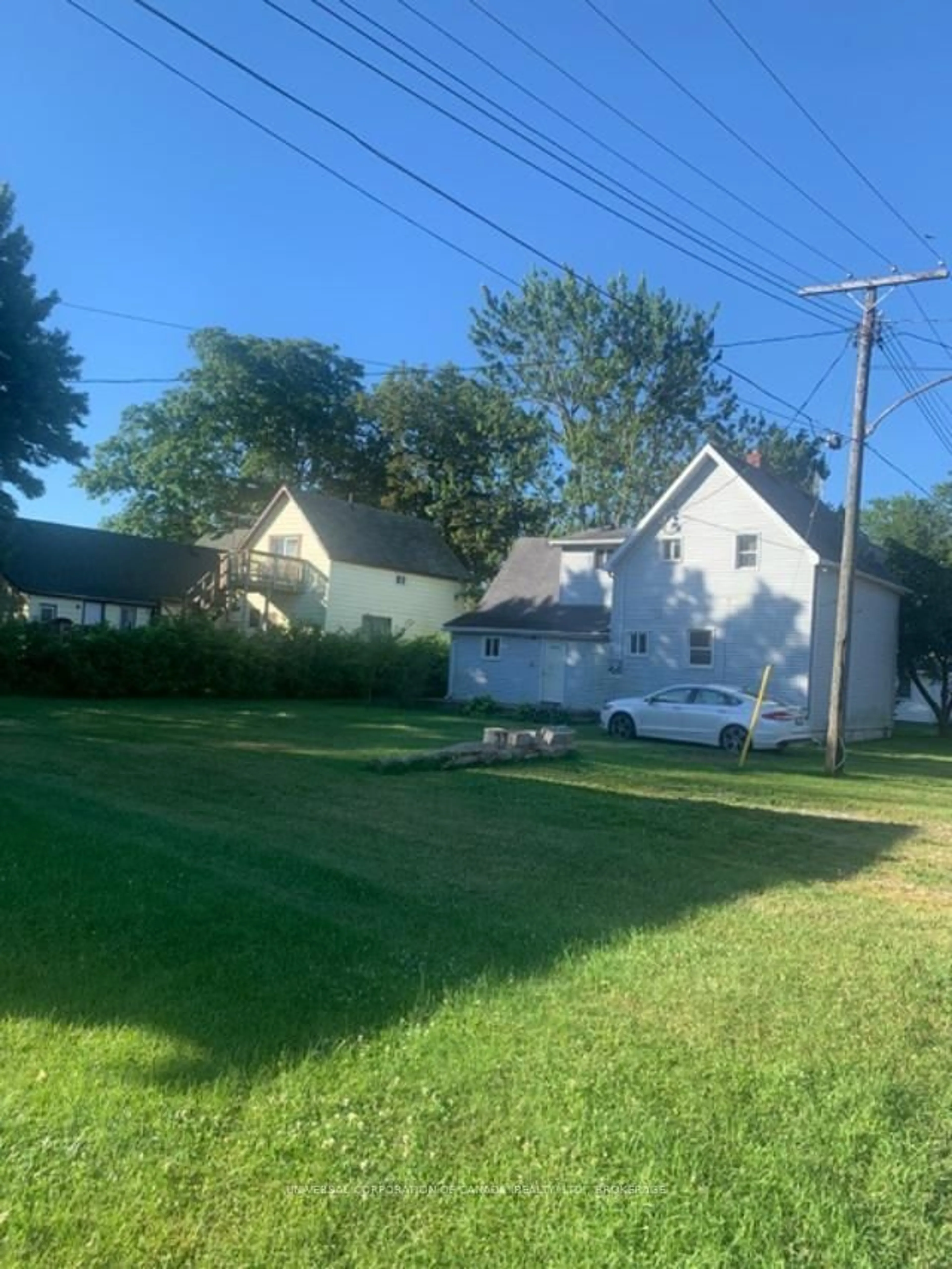 Frontside or backside of a home, the street view for 53 Hall St, Chatham-Kent Ontario N0P 1A0