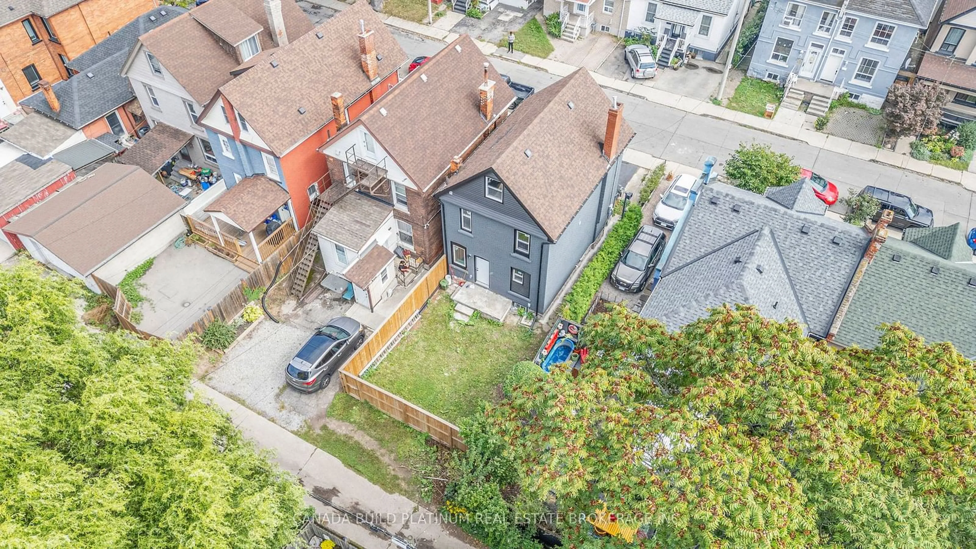 Frontside or backside of a home, the street view for 51 William St, Hamilton Ontario L8L 5T6