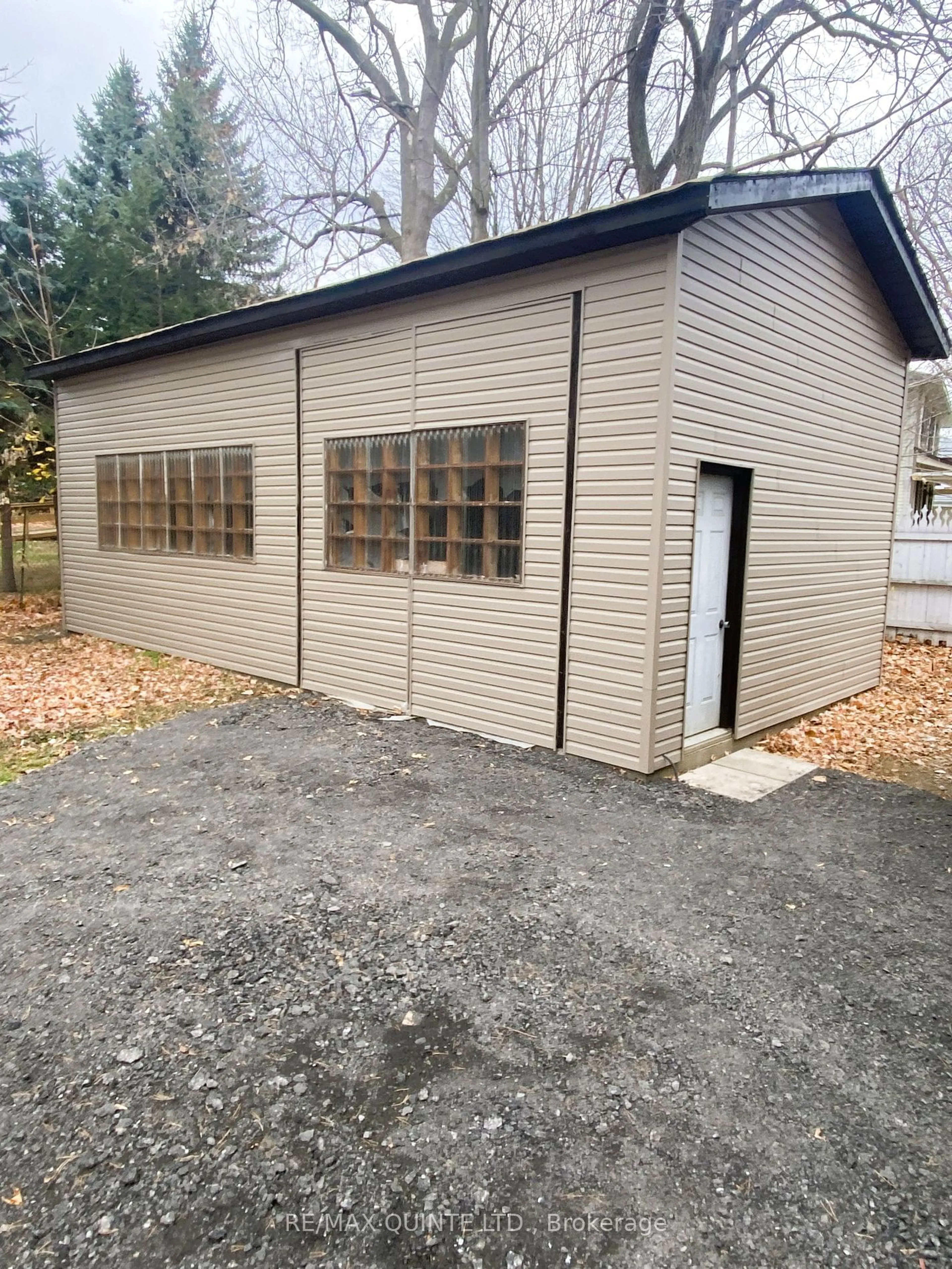 Shed for 42 Highland Ave, Belleville Ontario K8P 3R1