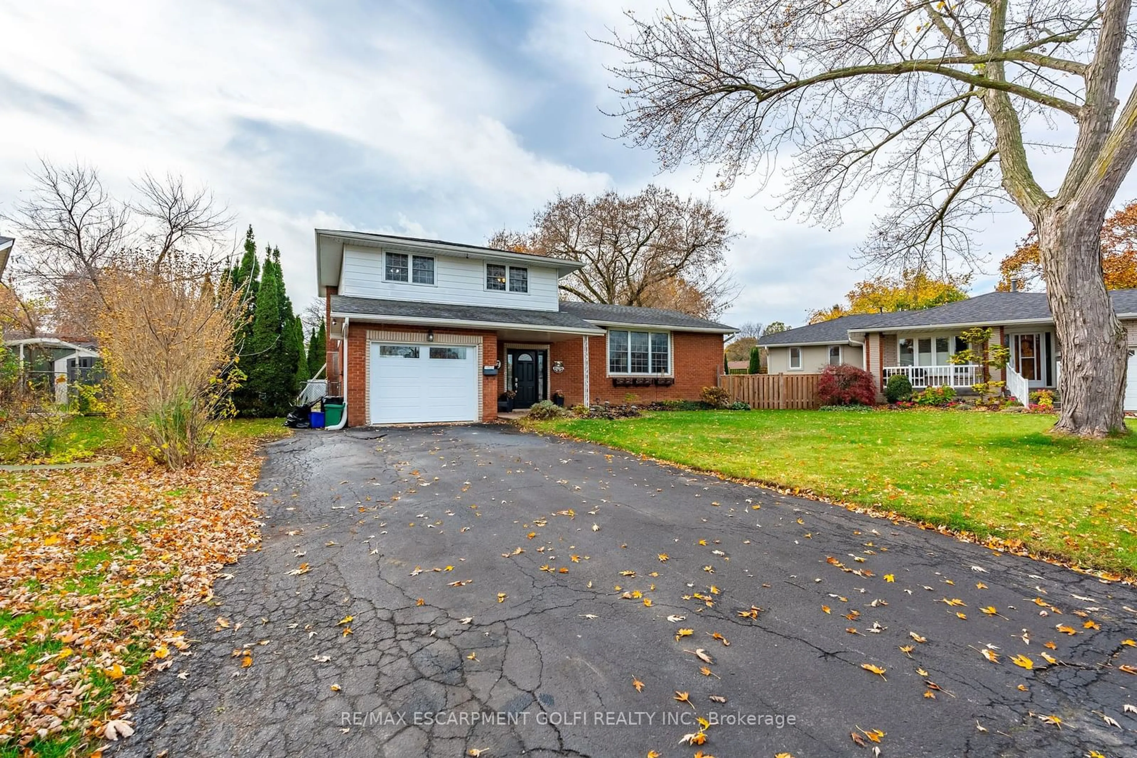 Frontside or backside of a home, the street view for 7 SHORWELL Pl, Brantford Ontario N3R 6L7