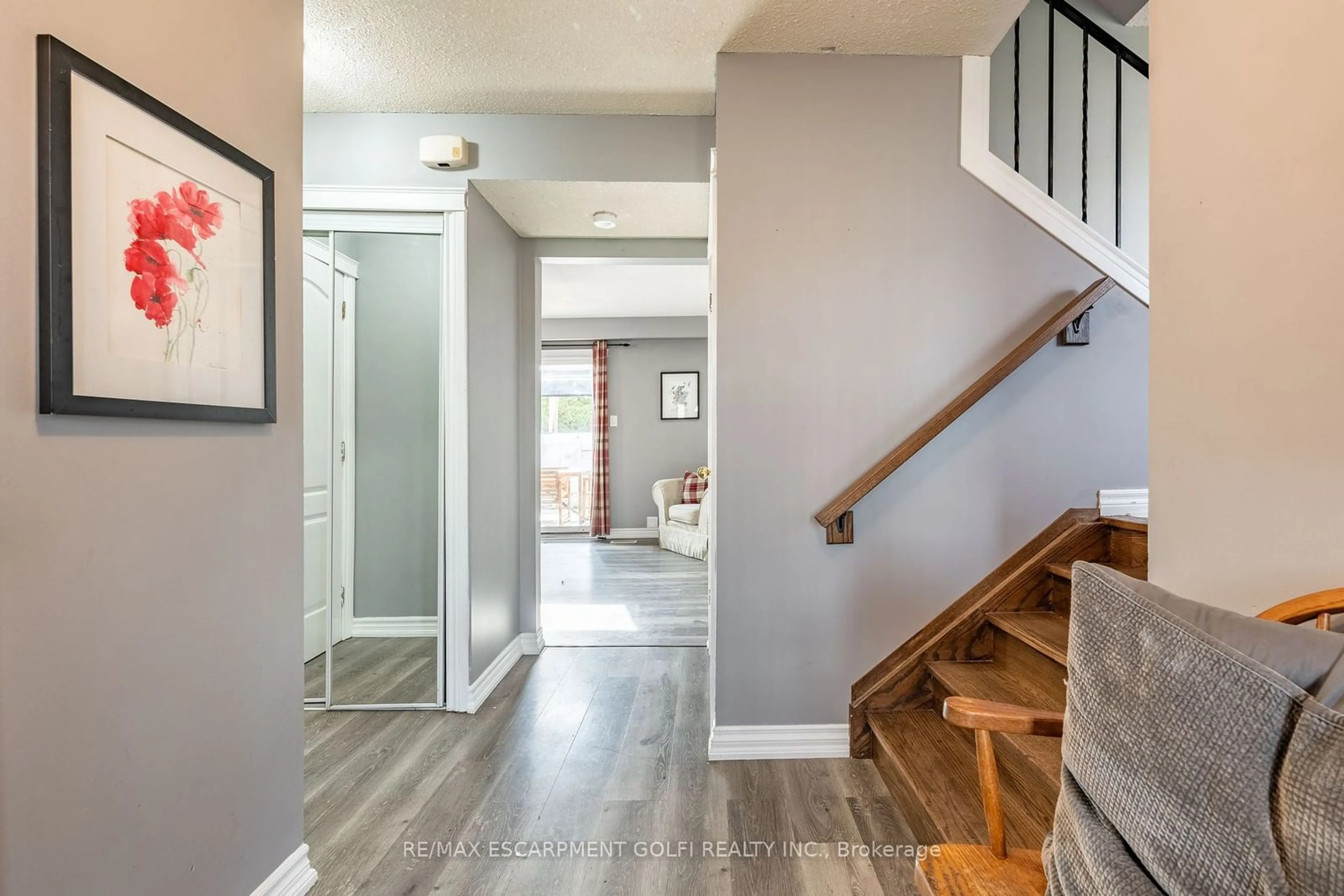 Indoor entryway, wood floors for 7 SHORWELL Pl, Brantford Ontario N3R 6L7