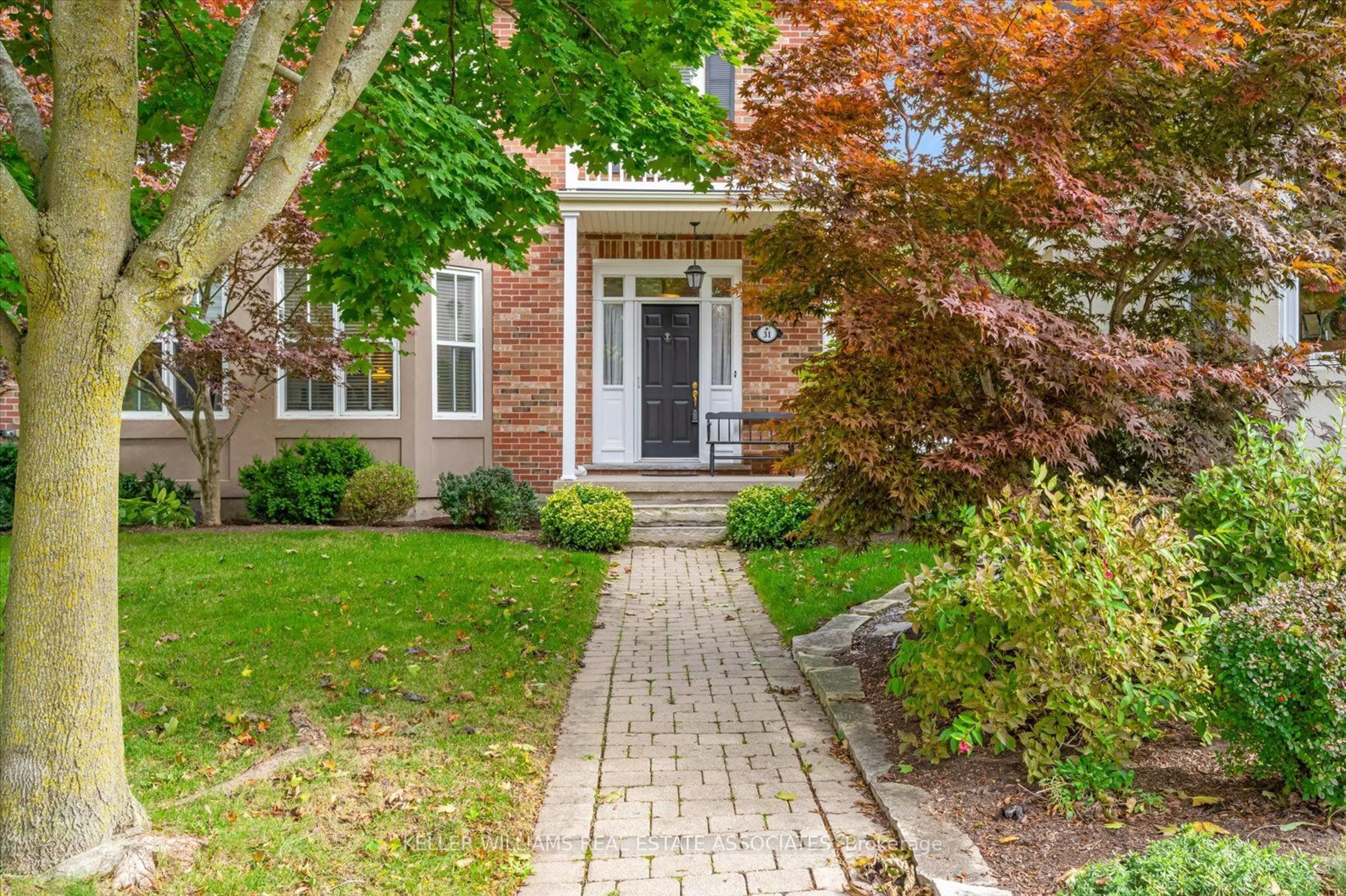 Home with brick exterior material for 31 Balmoral Dr, Niagara-on-the-Lake Ontario L0S 1J0