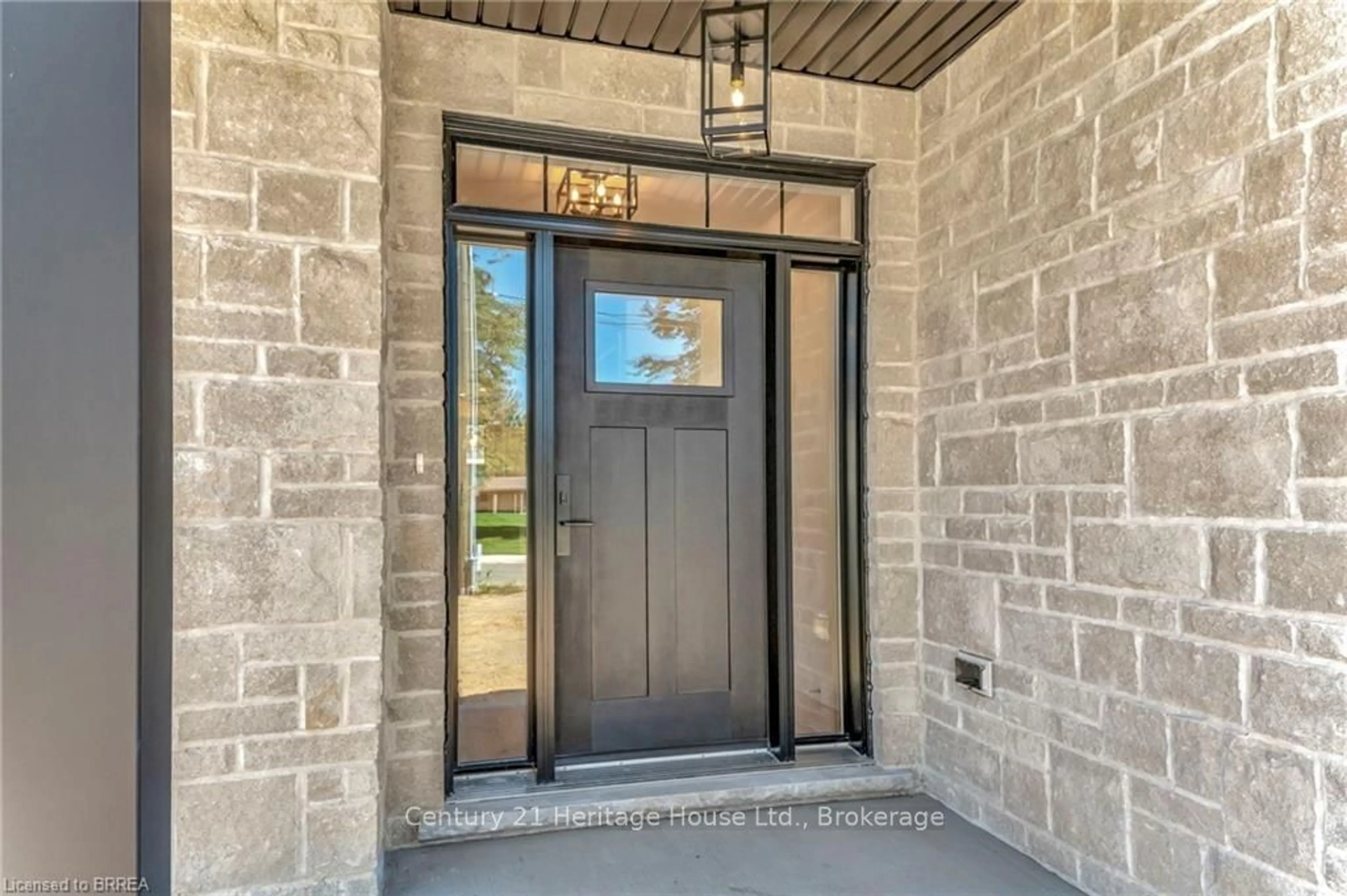Indoor entryway, cement floor for 44 Cedar St, Brant Ontario N3L 0H7
