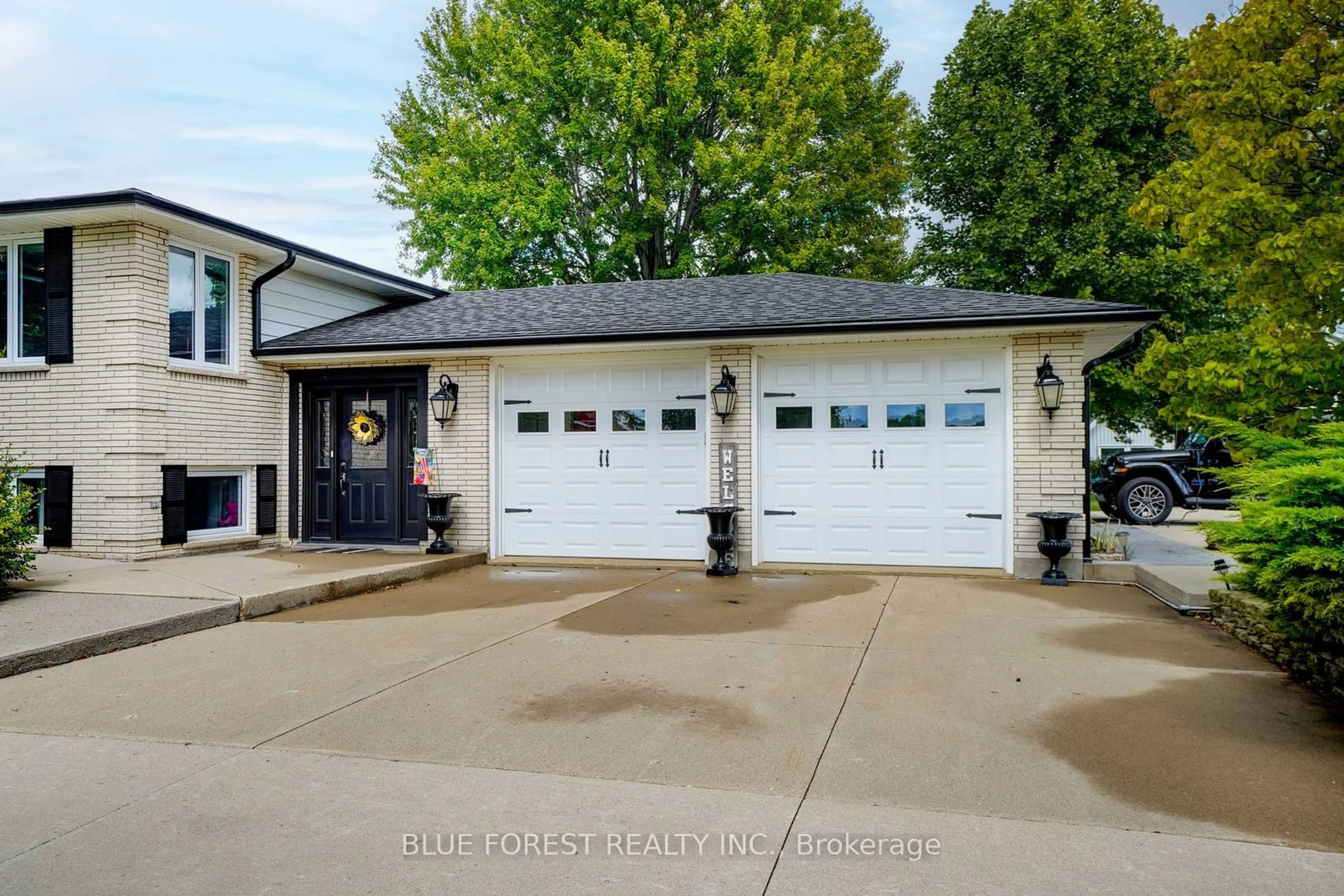 Indoor garage, wood floors for 10996 Furnival Rd, West Elgin Ontario N0L 2C0