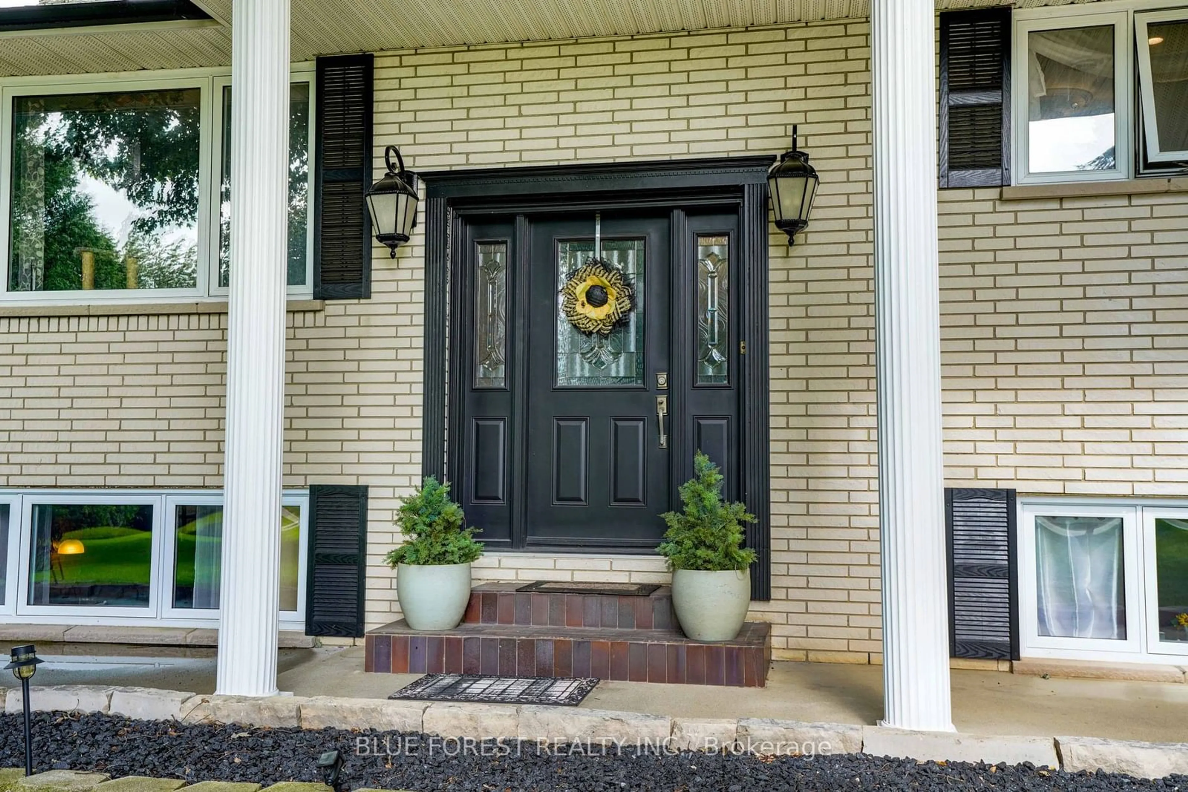 Indoor entryway, wood floors for 10996 Furnival Rd, West Elgin Ontario N0L 2C0