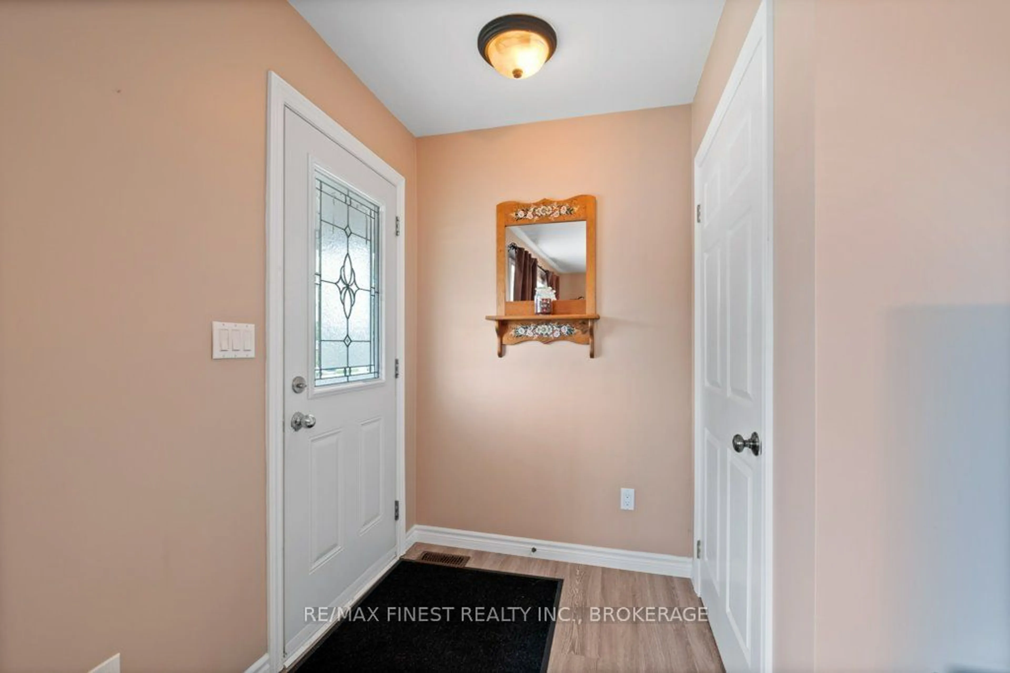 Indoor entryway, wood floors for 796 Montreal St, Kingston Ontario K7K 3J5