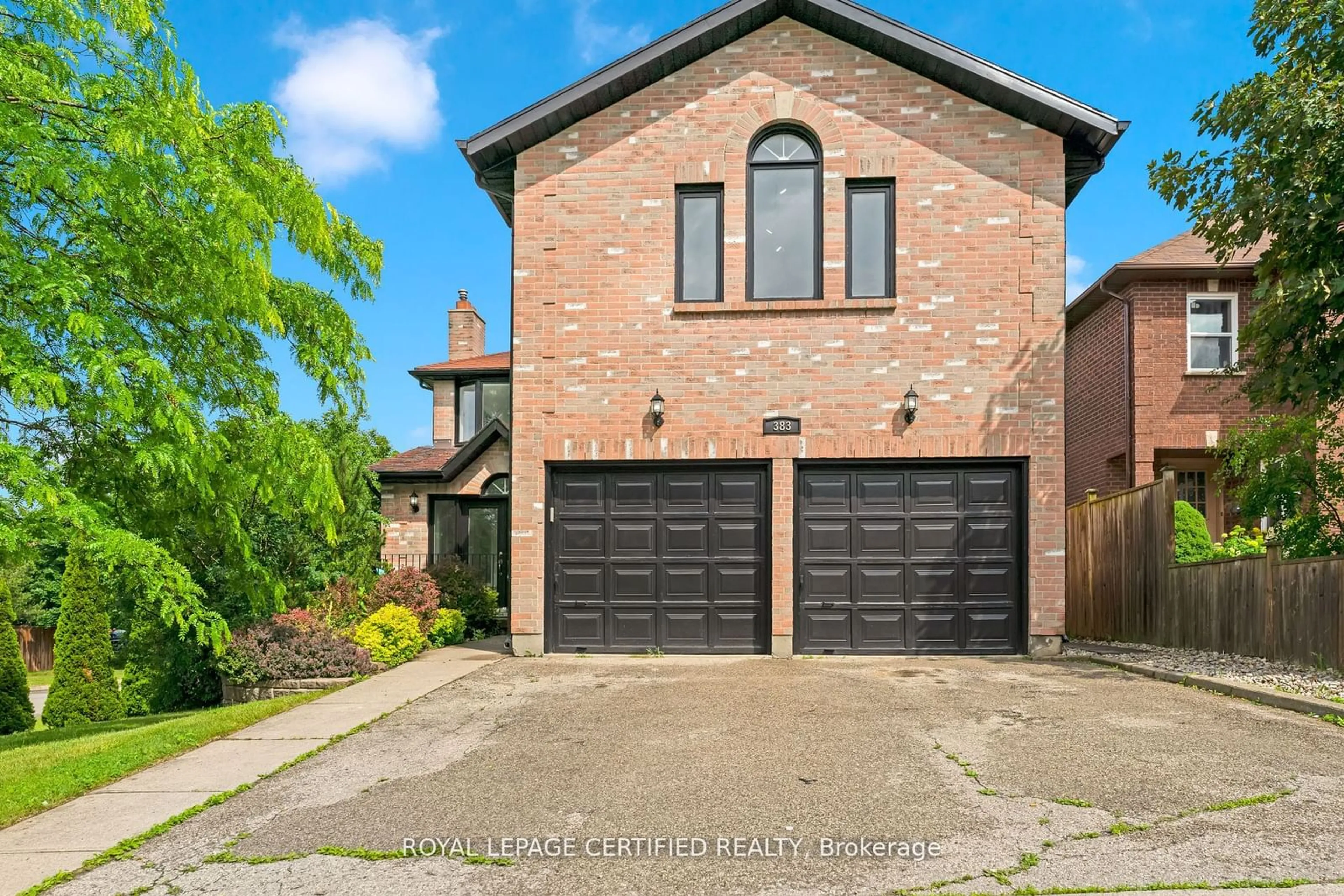 Home with brick exterior material for 383 Burnett Ave, Cambridge Ontario N1T 1G7