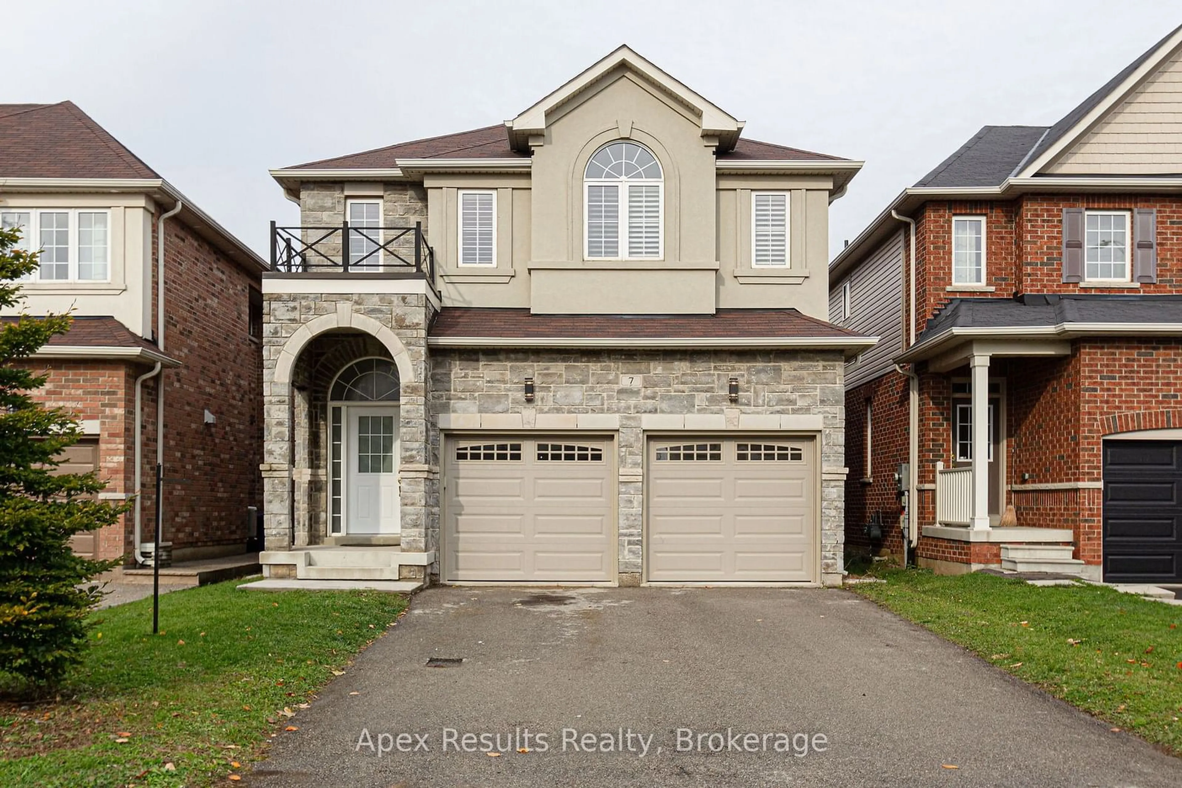 Frontside or backside of a home, the street view for 7 Connell Cres, Hamilton Ontario L9C 0C8