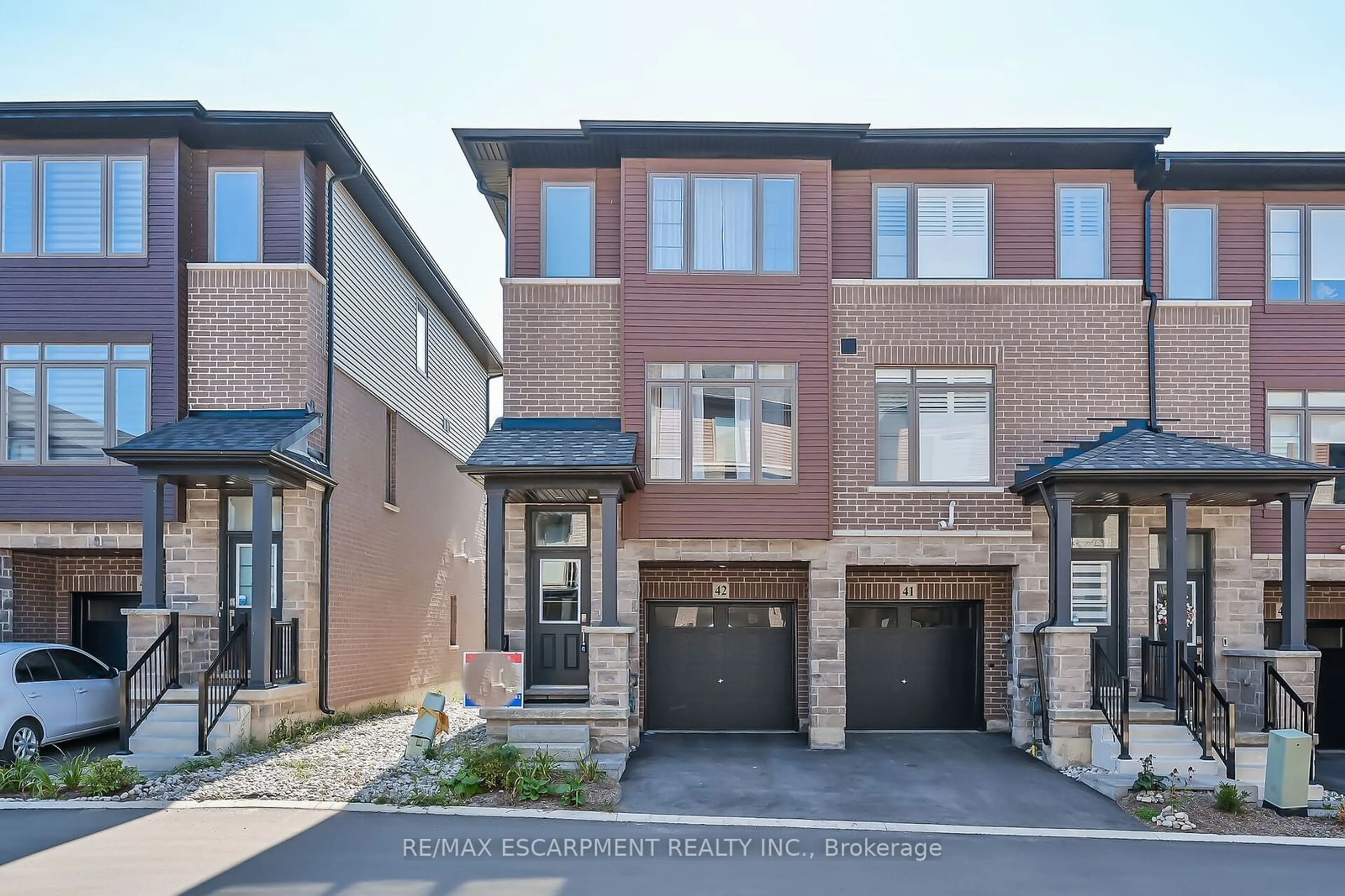 A pic from exterior of the house or condo, the street view for 61 Soho St #42, Hamilton Ontario L8J 0M6