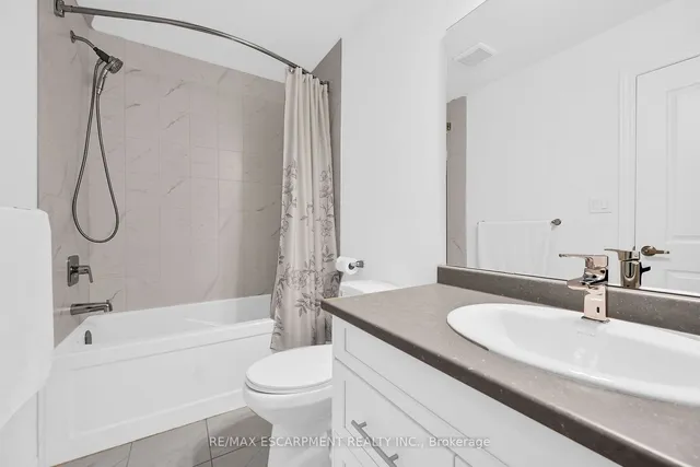 Additional property image - 61 Soho St Unit 42