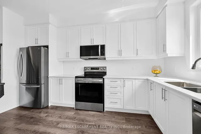Additional property image - 61 Soho St Unit 42