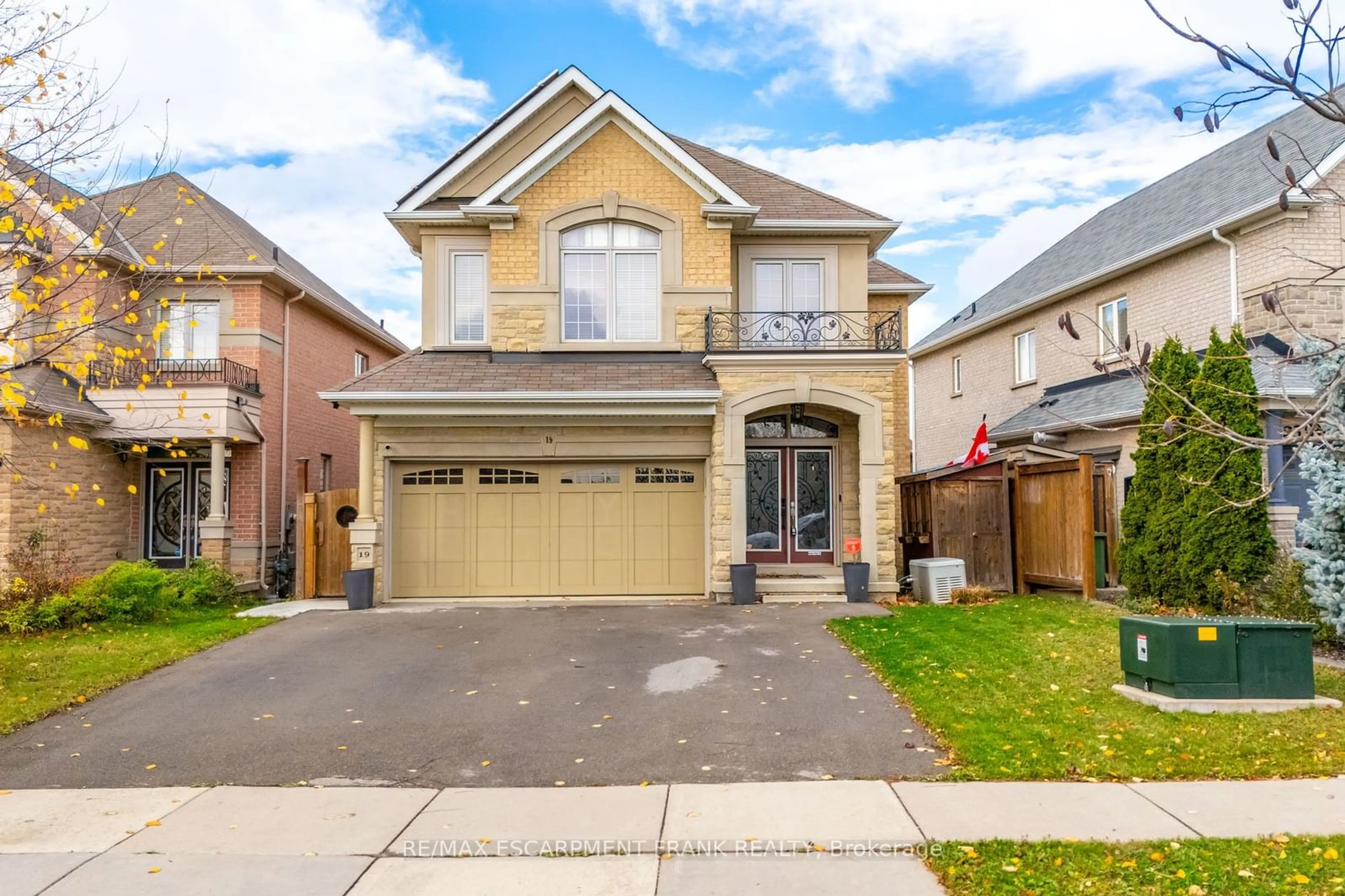 Frontside or backside of a home, the street view for 19 HAZELTON Ave, Hamilton Ontario L9B 0E7