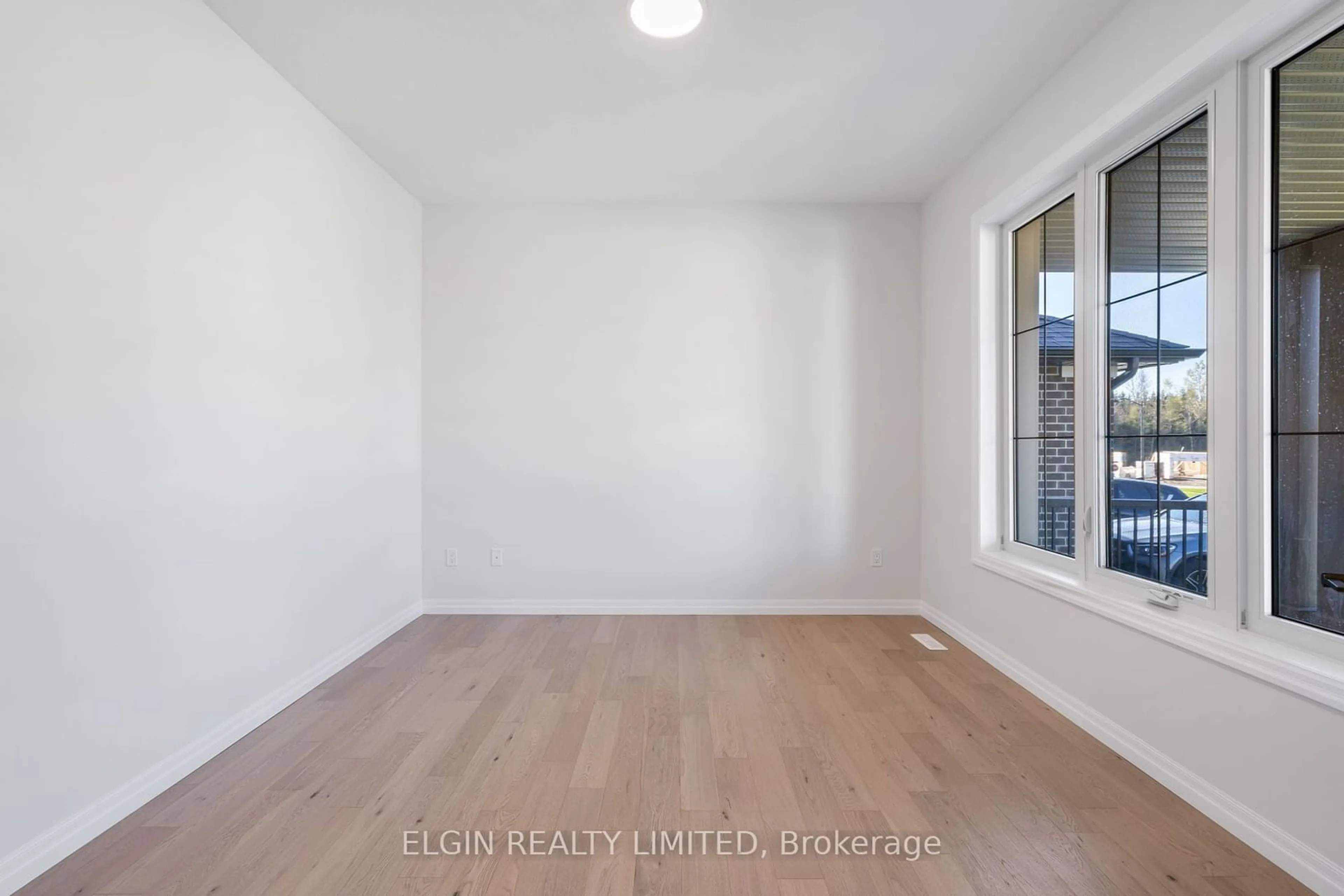 A pic of a room, wood floors for 21 Berardi Cres, South-West Oxford Ontario N0J 1N0