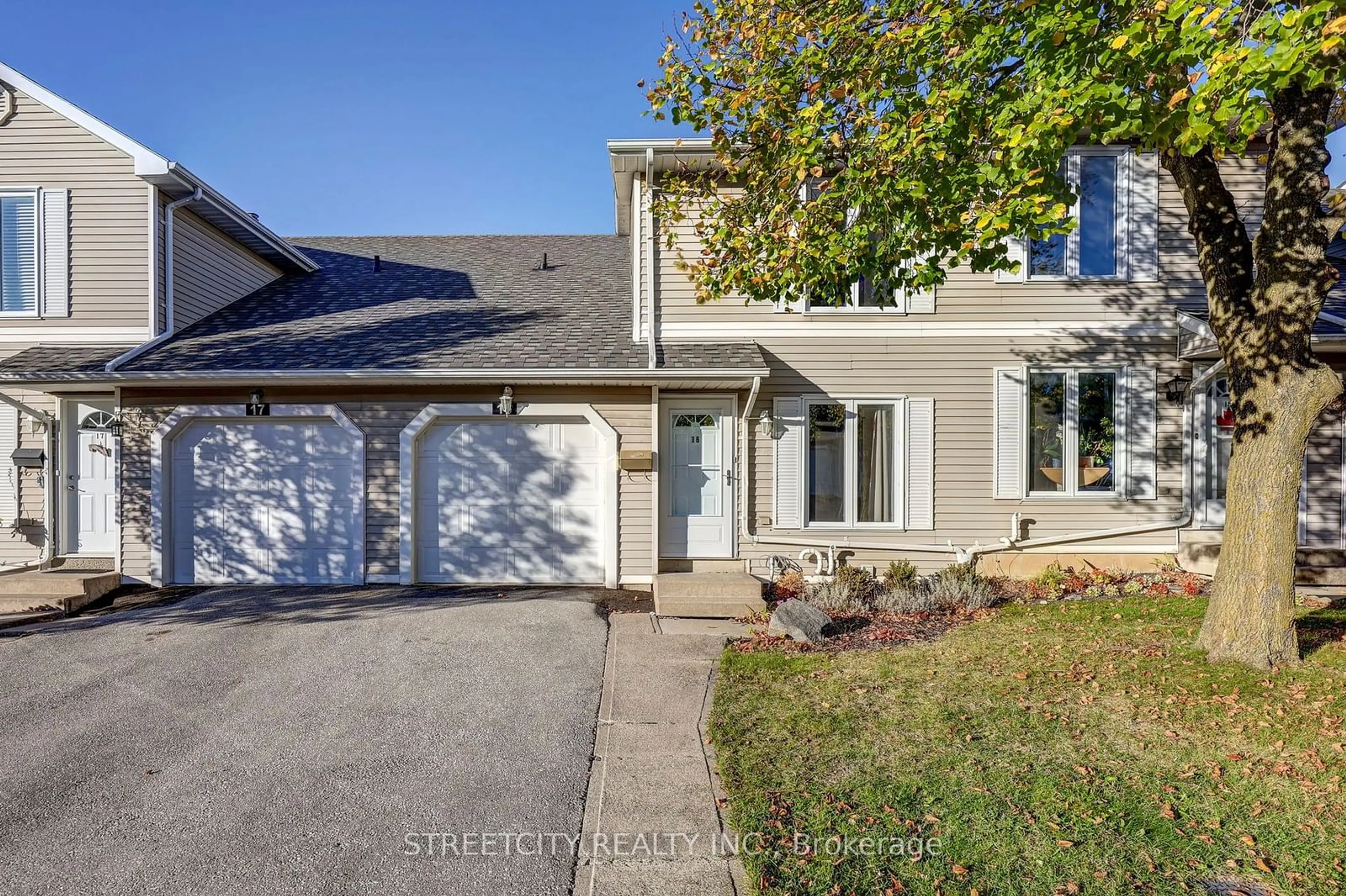 Frontside or backside of a home, the street view for 120 Centre St #16, London Ontario N6J 4X4