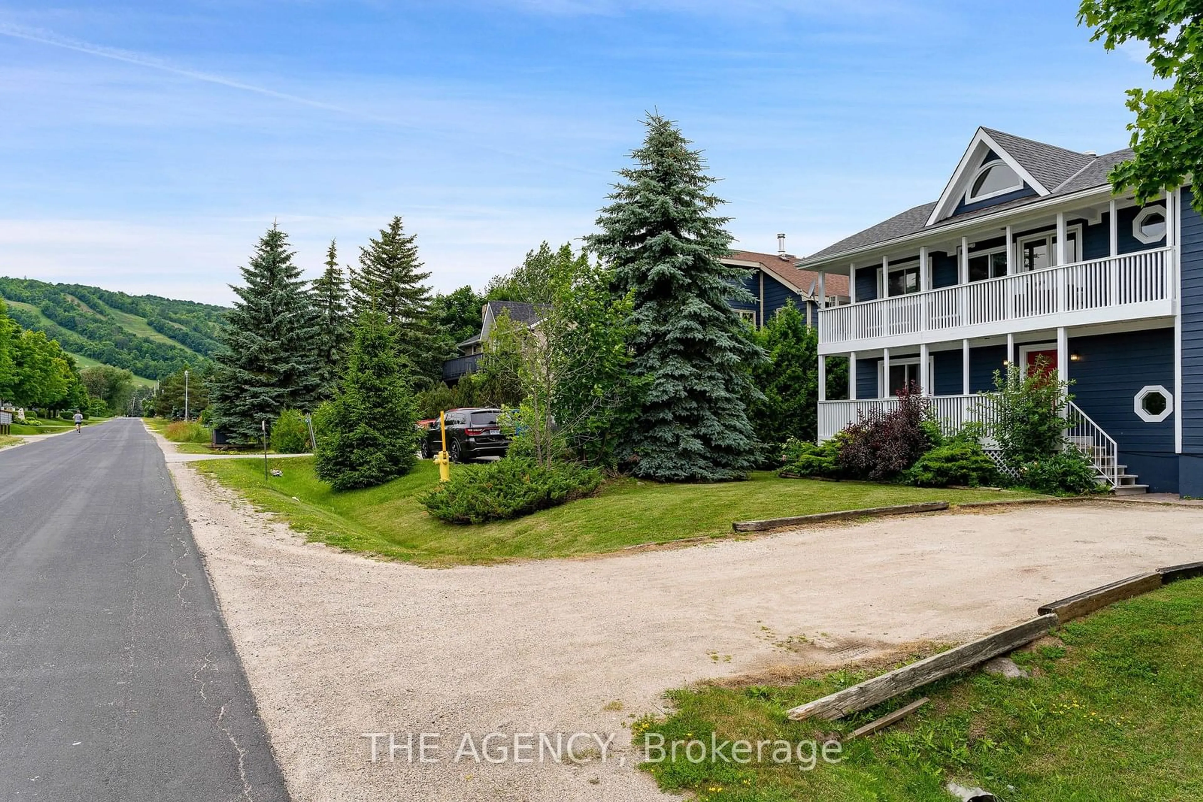 A pic from exterior of the house or condo, the street view for 159 Settlers Way, Blue Mountains Ontario L9Y 0L5