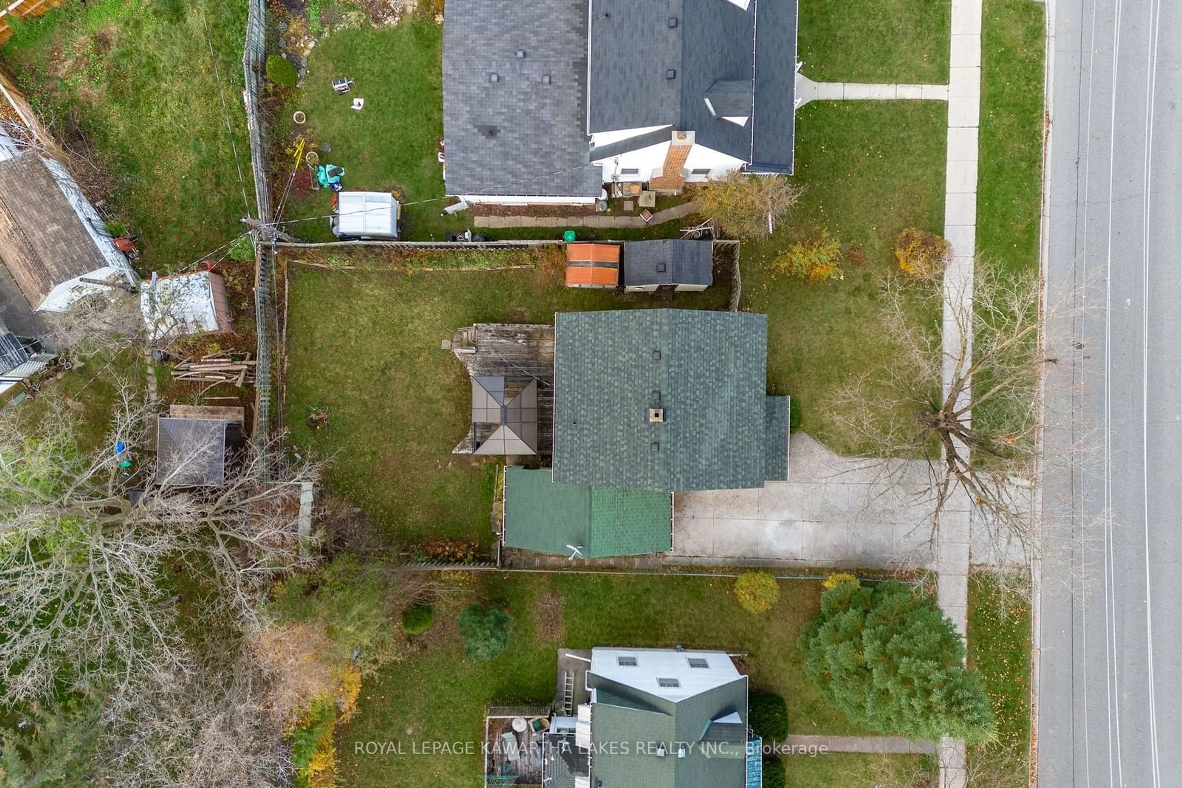 Frontside or backside of a home, the street view for 769 Chesterfield Ave, Peterborough Ontario K9H 4Y1