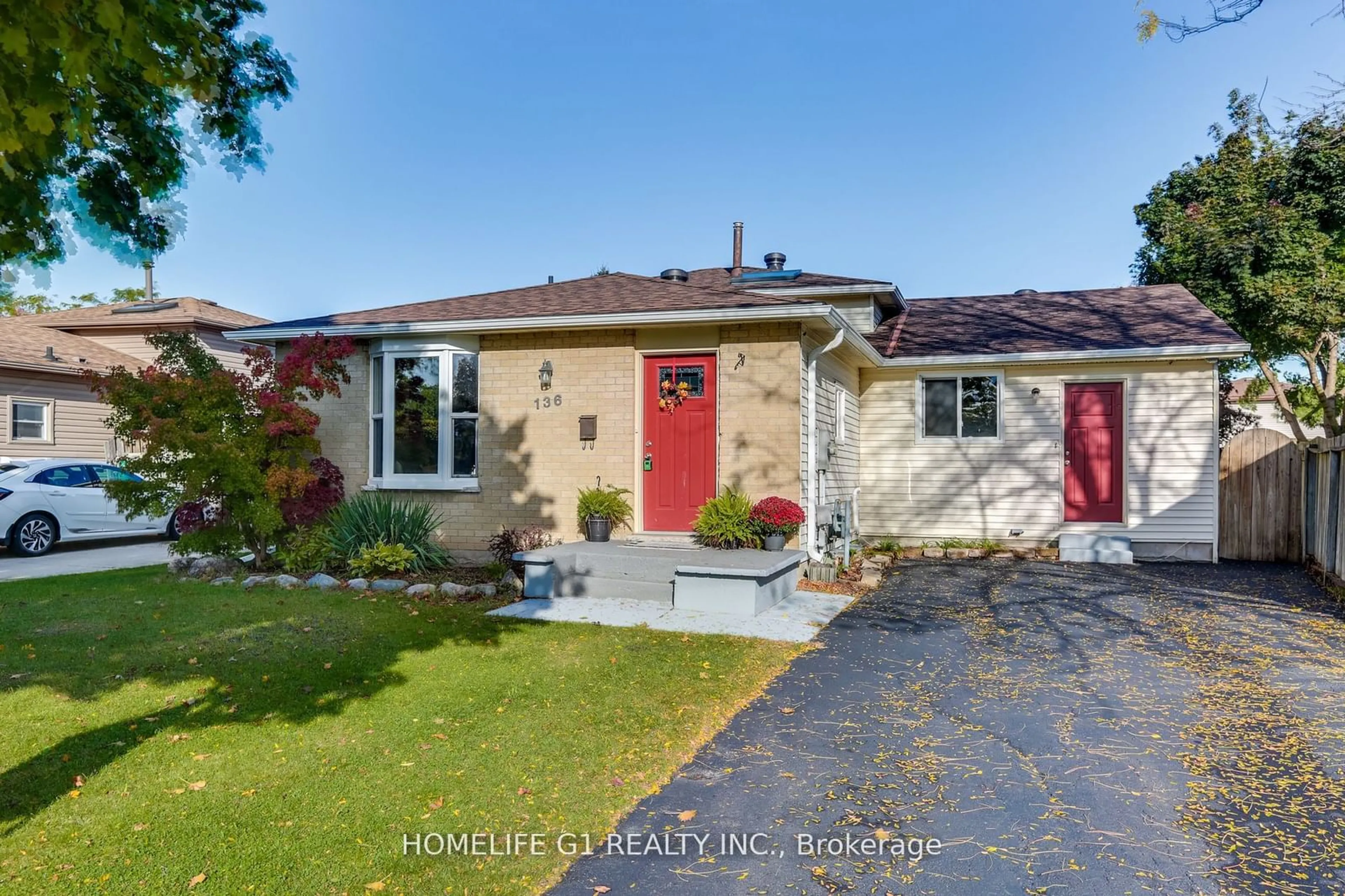 Frontside or backside of a home, cottage for 136 Sundridge Cres, London Ontario N5Z 4R7