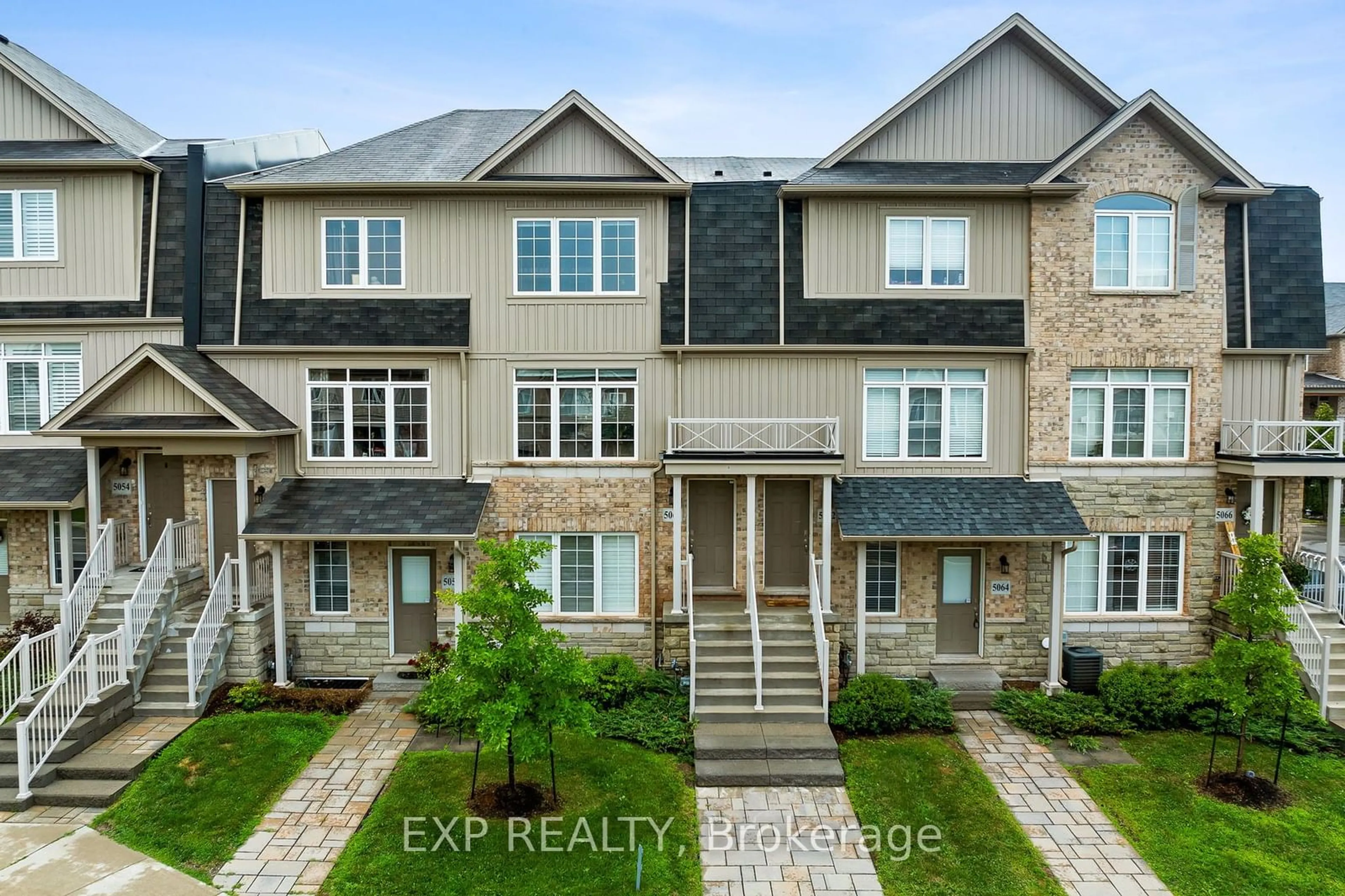 A pic from exterior of the house or condo, the street view for 5060 Serena Dr, Lincoln Ontario L0R 1B2