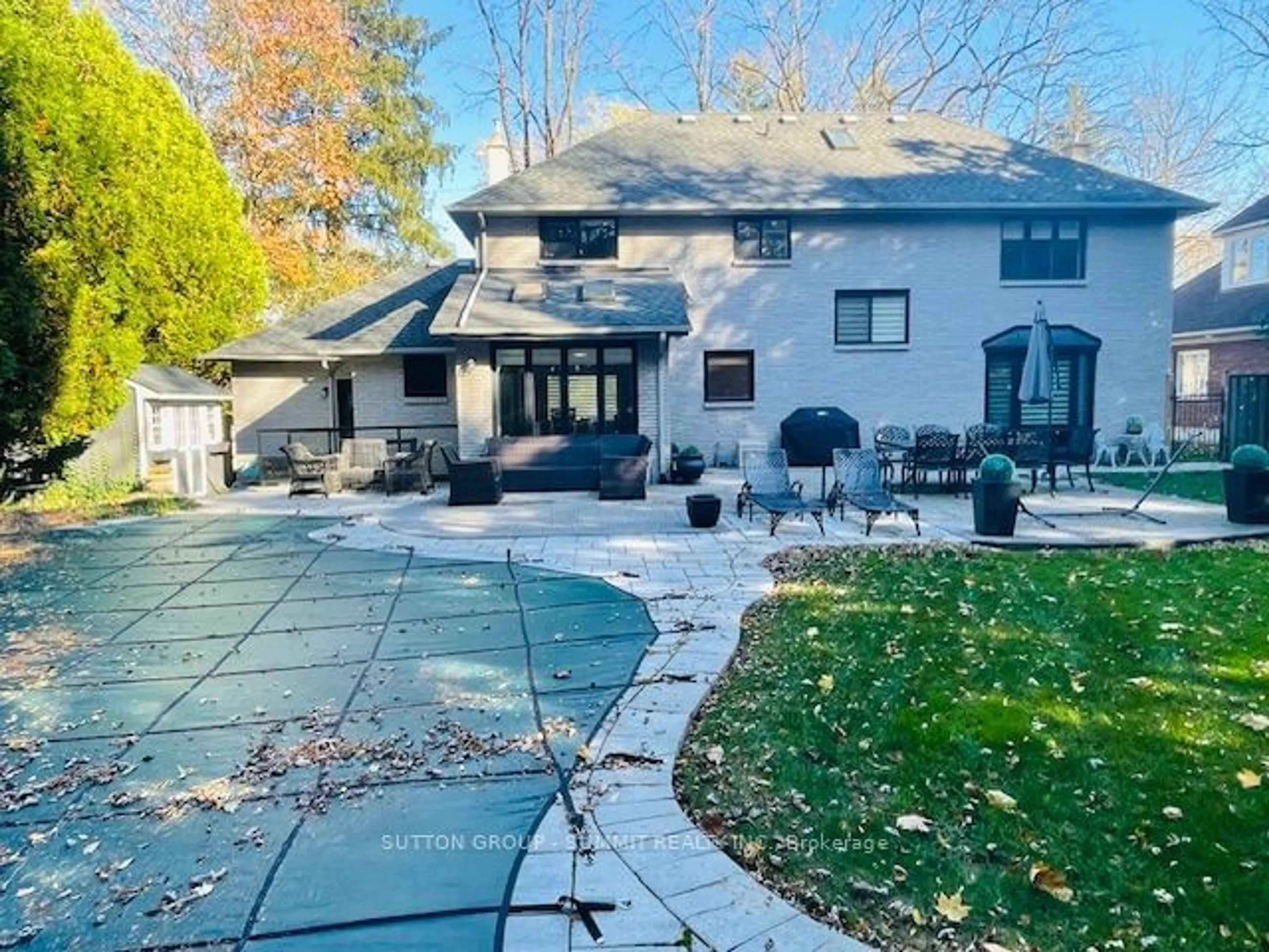 Frontside or backside of a home, cottage for 168 Lovers Lane, Hamilton Ontario L9G 1G8