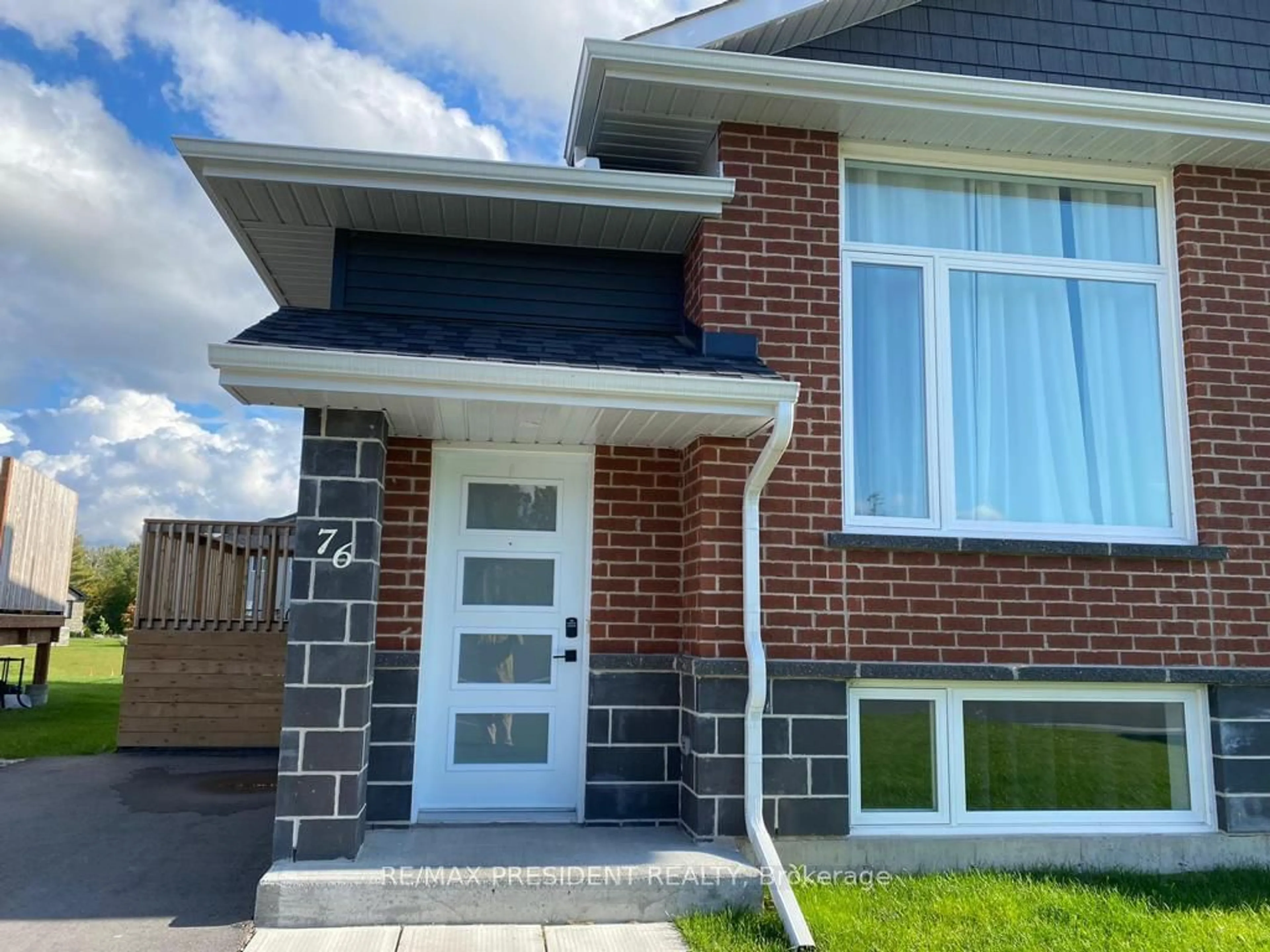 Home with brick exterior material for 76 Cameron Cres, Cornwall Ontario K6K 1A5