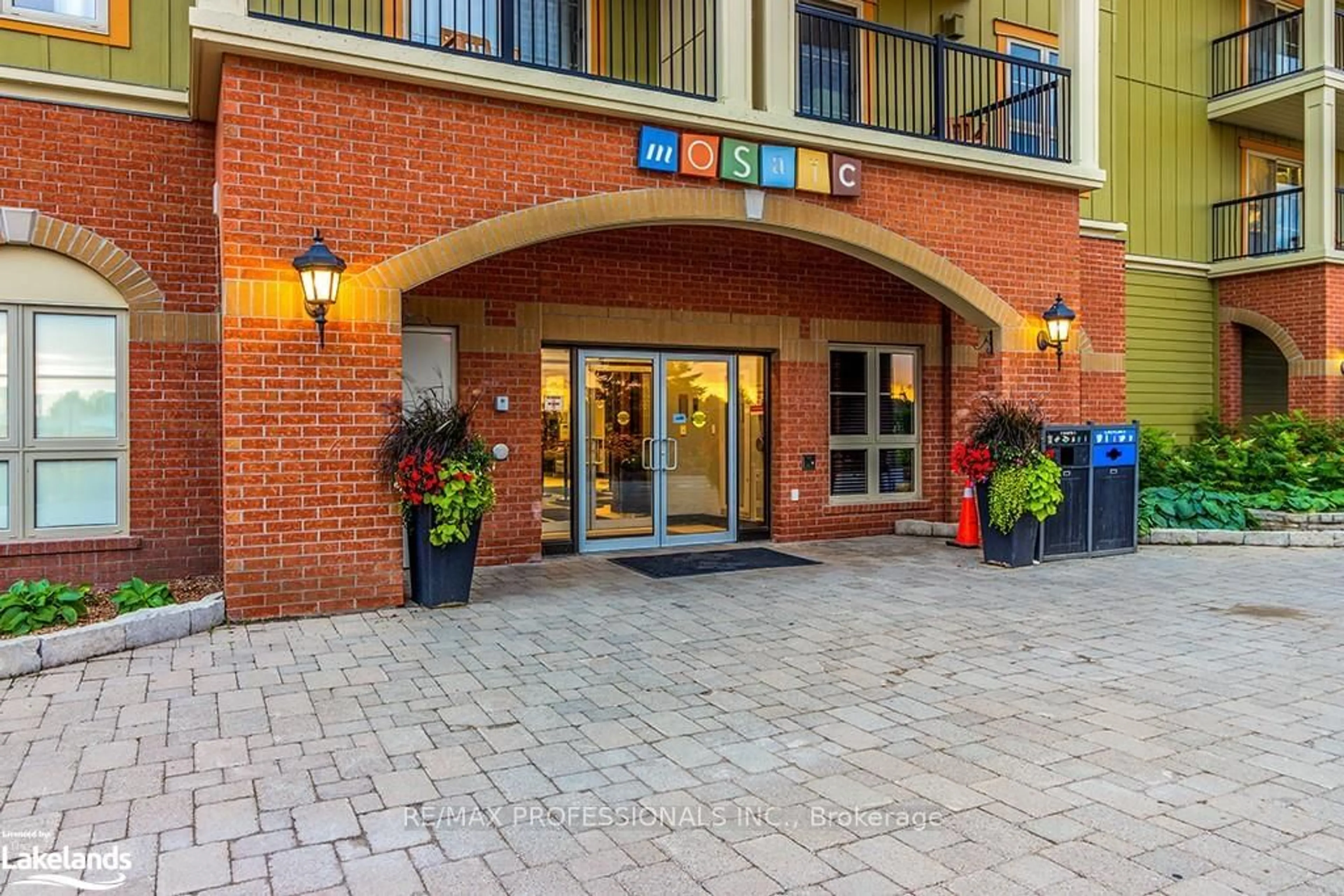 Indoor foyer for 190 Jozo Weider Blvd #301, Blue Mountains Ontario L9Y 3Z2