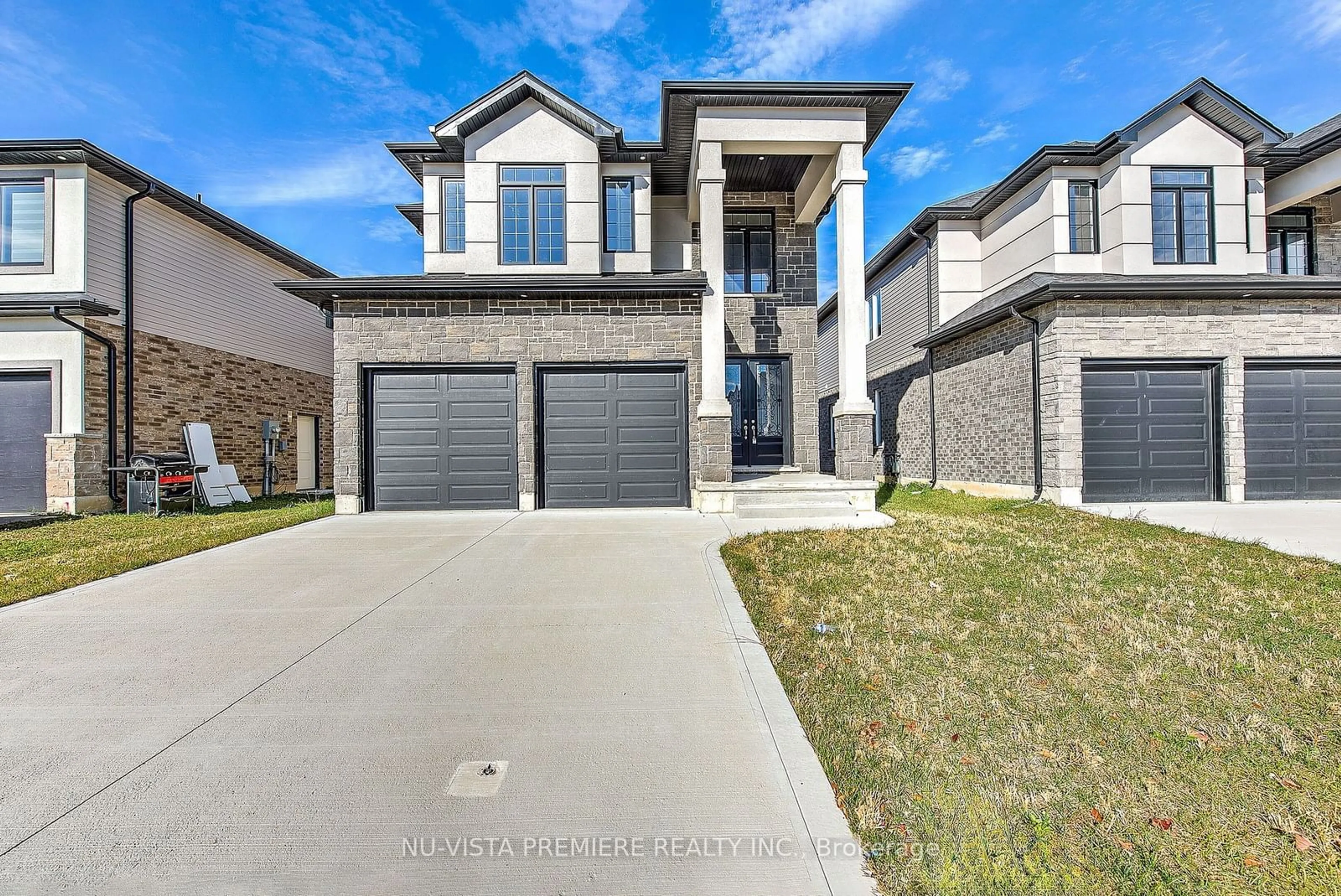 Frontside or backside of a home, the street view for 2916 LEMIEUX Walk, London Ontario N6M 0H2