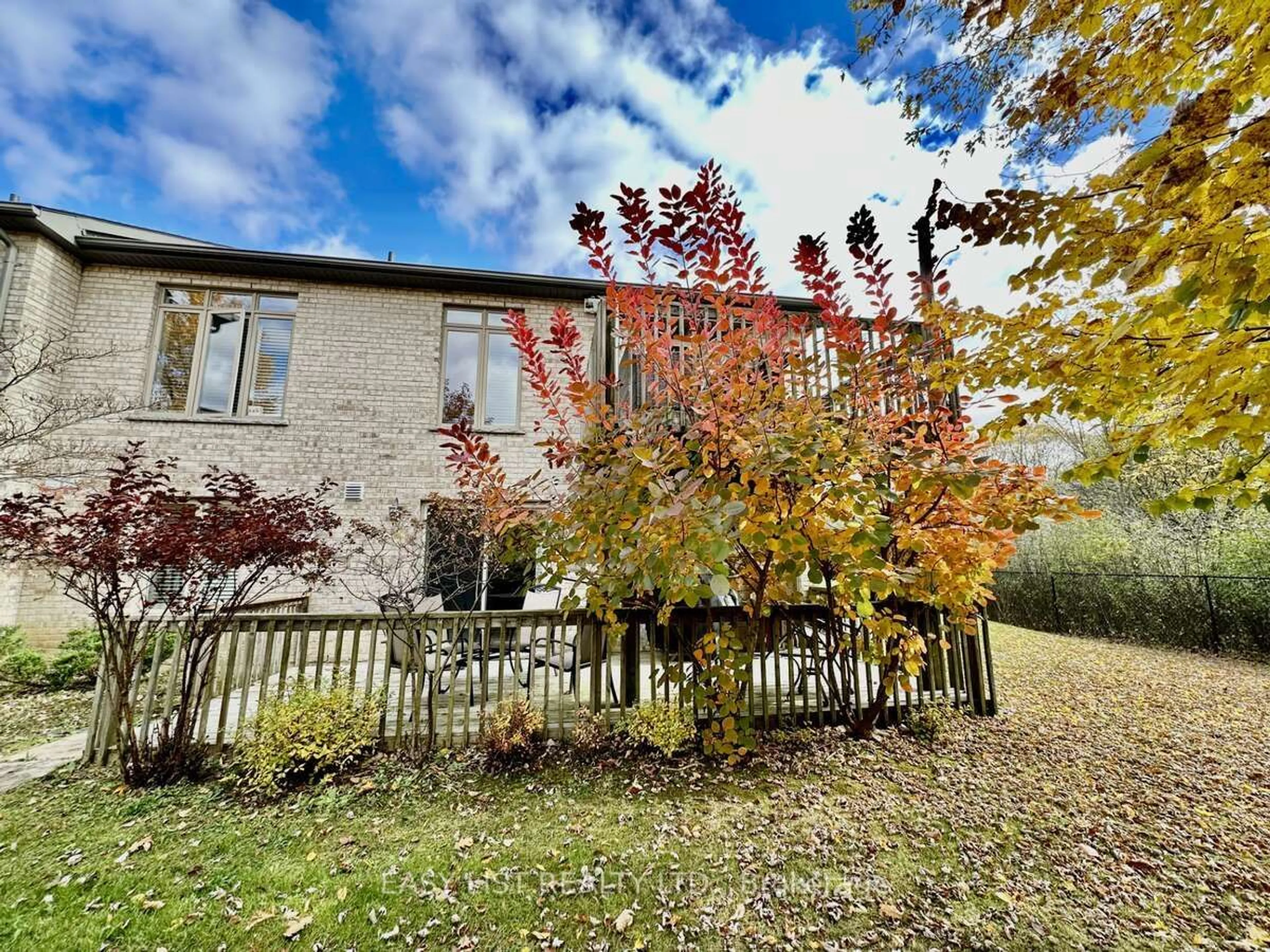 A pic from exterior of the house or condo, cottage for 600 Hyde Park Rd #267, London Ontario N6H 5W8