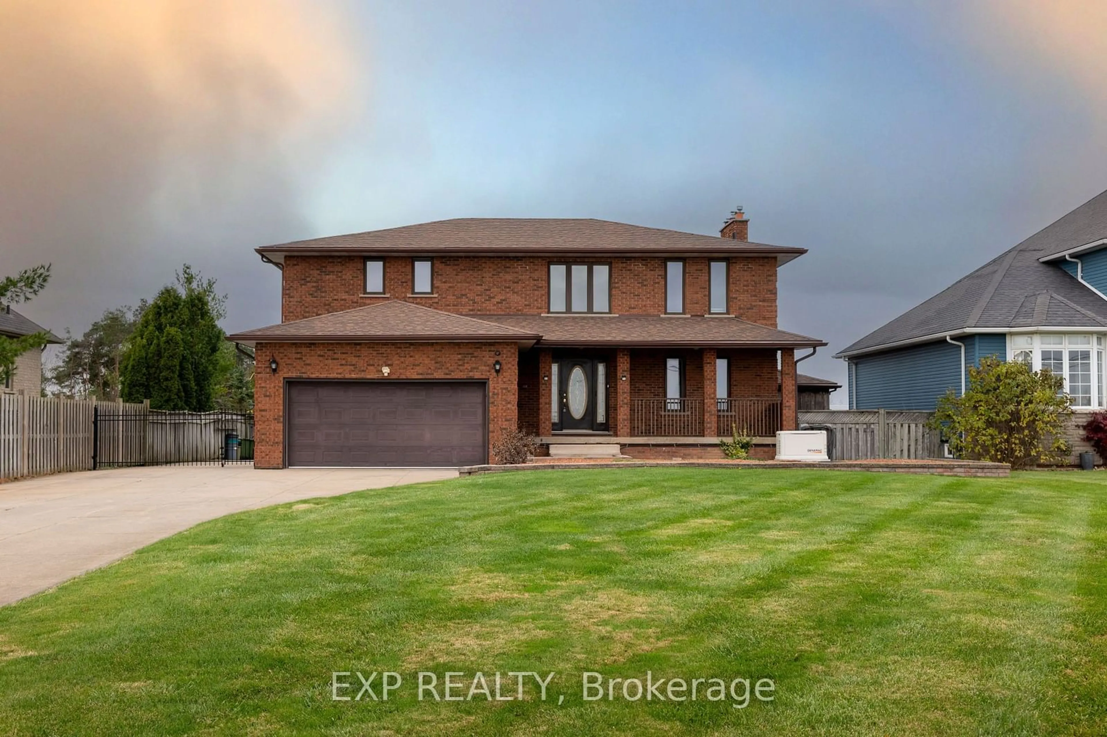 Frontside or backside of a home, the street view for 87 Third Rd, Hamilton Ontario L8J 3J5