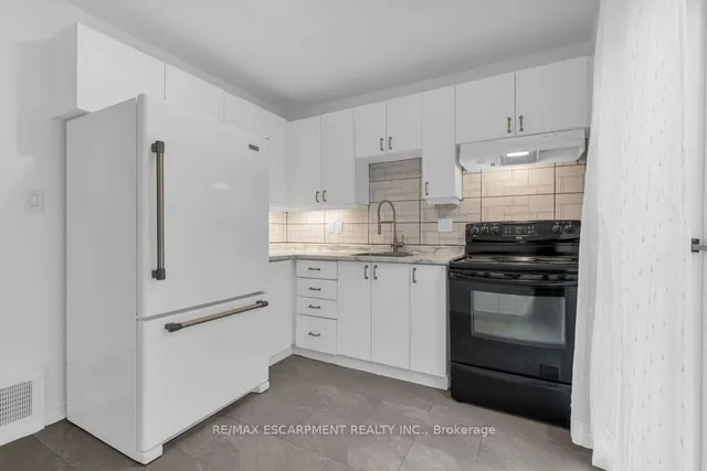 Additional property image - 34 SUMACH St