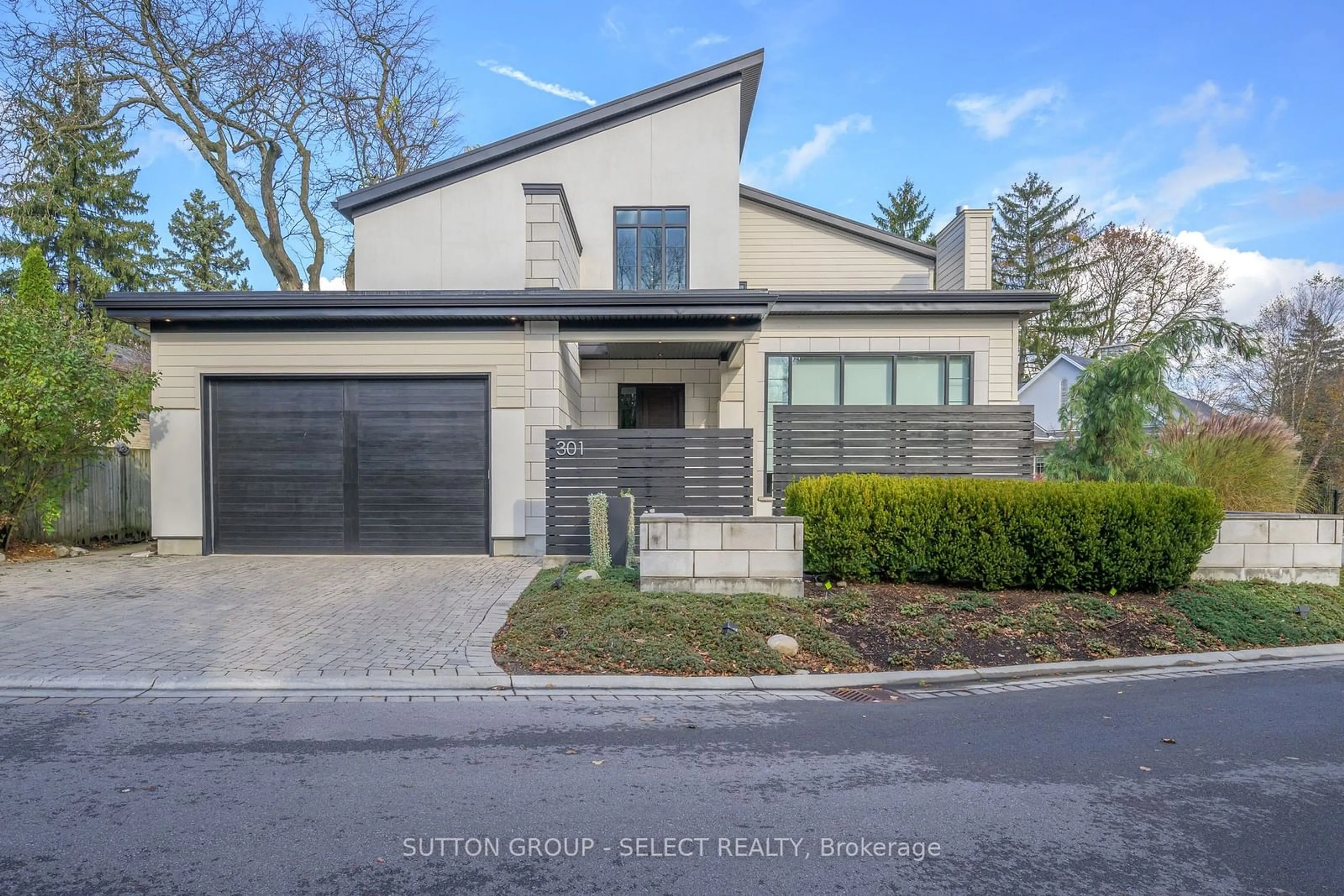 Frontside or backside of a home, the street view for 301 Waterstone Pl, London Ontario N6H 5N2