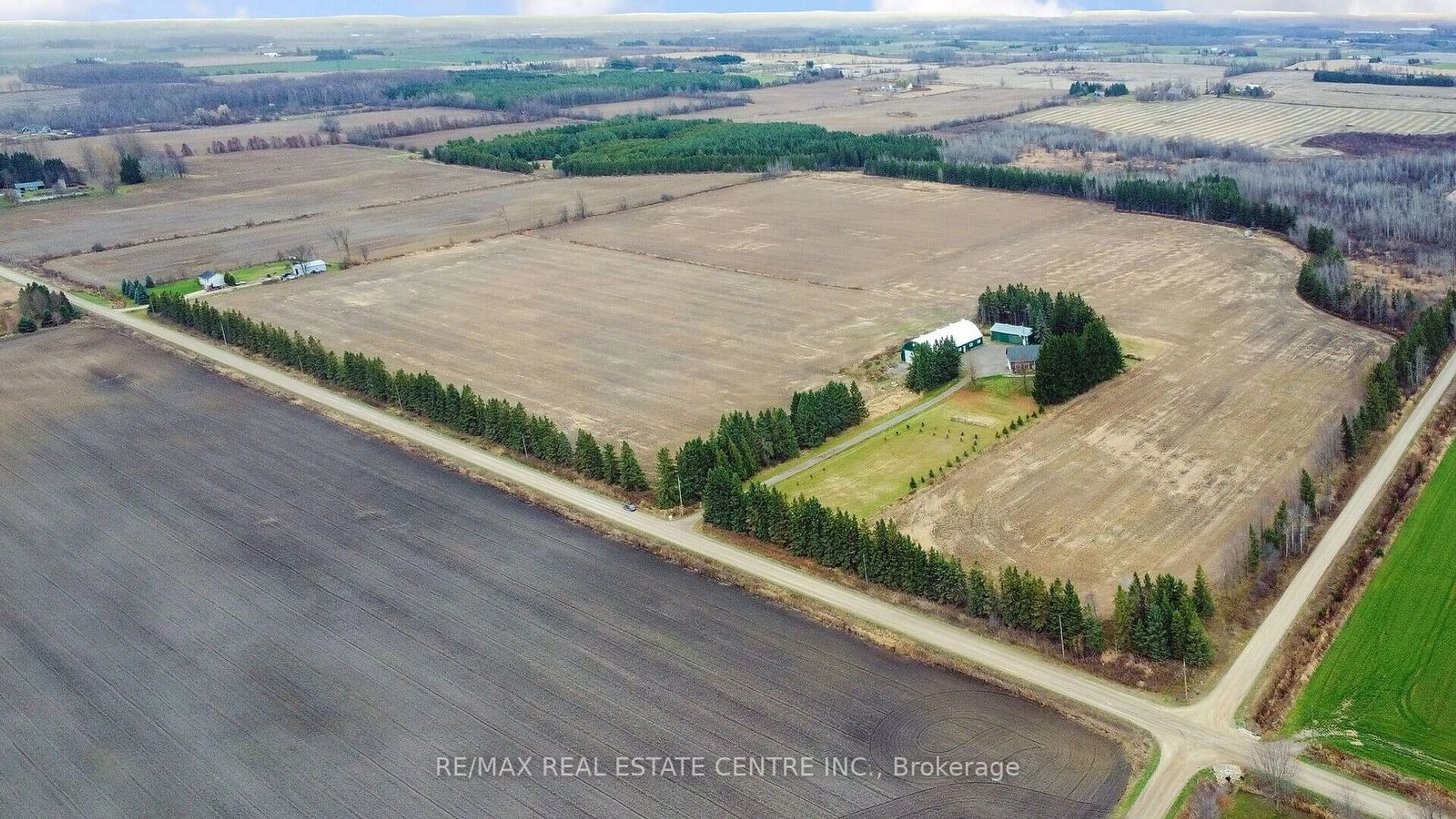 Shed for 294288 8th Line, Amaranth Ontario L9W 0J8