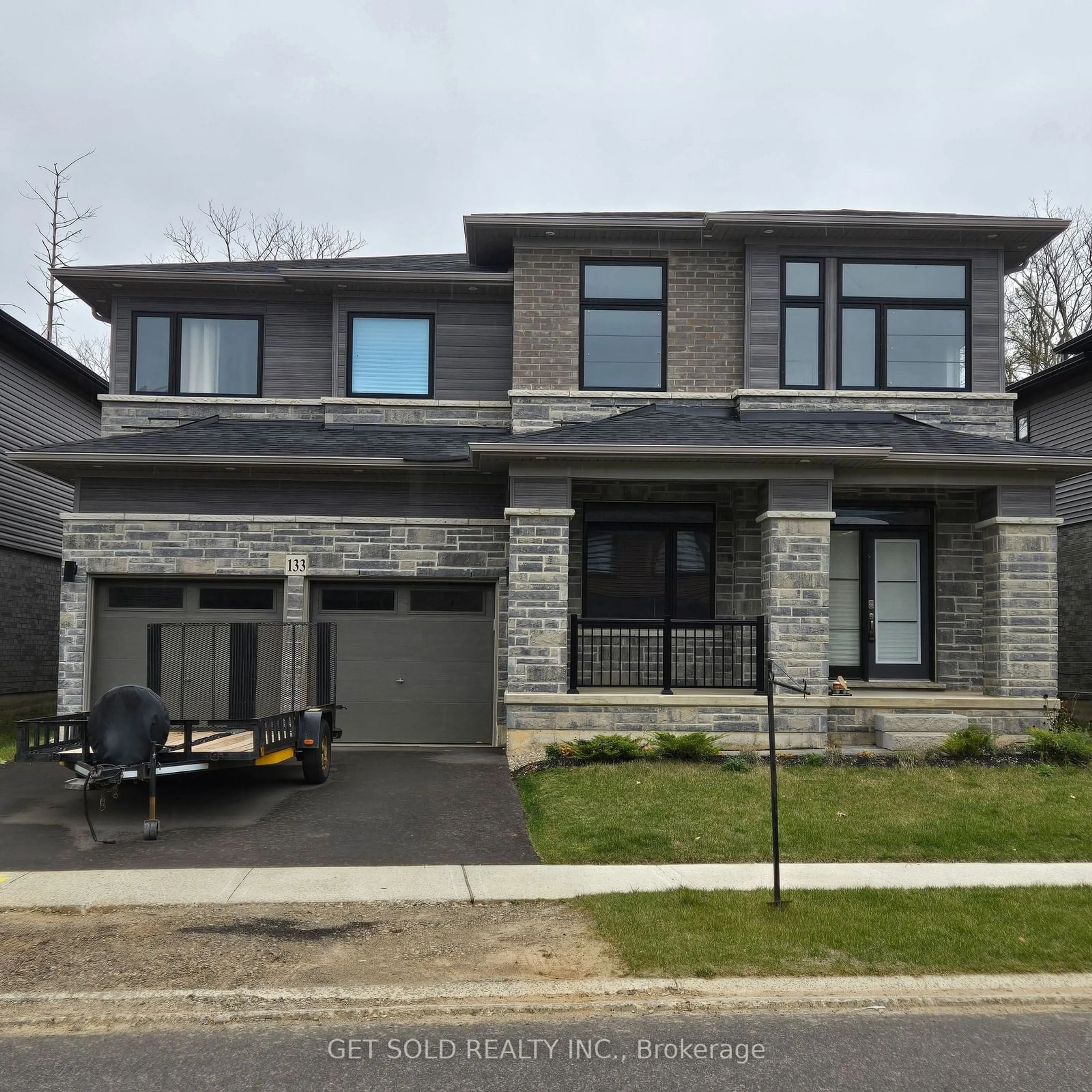 Home with brick exterior material for 133 Court Dr, Brant Ontario N3L 4G7