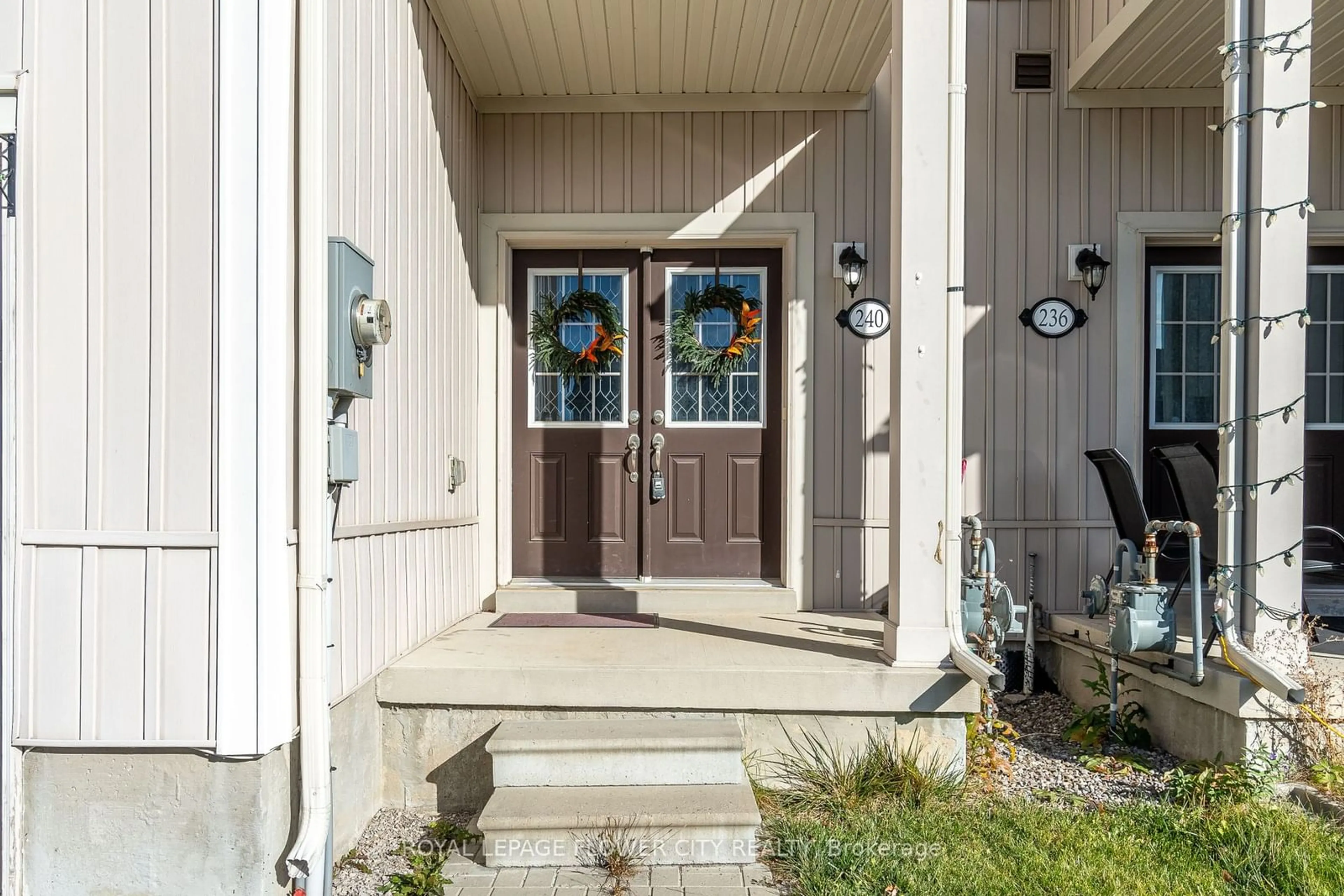 Indoor entryway, wood floors for 240 Palmer Lane, Woodstock Ontario N4T 0G5