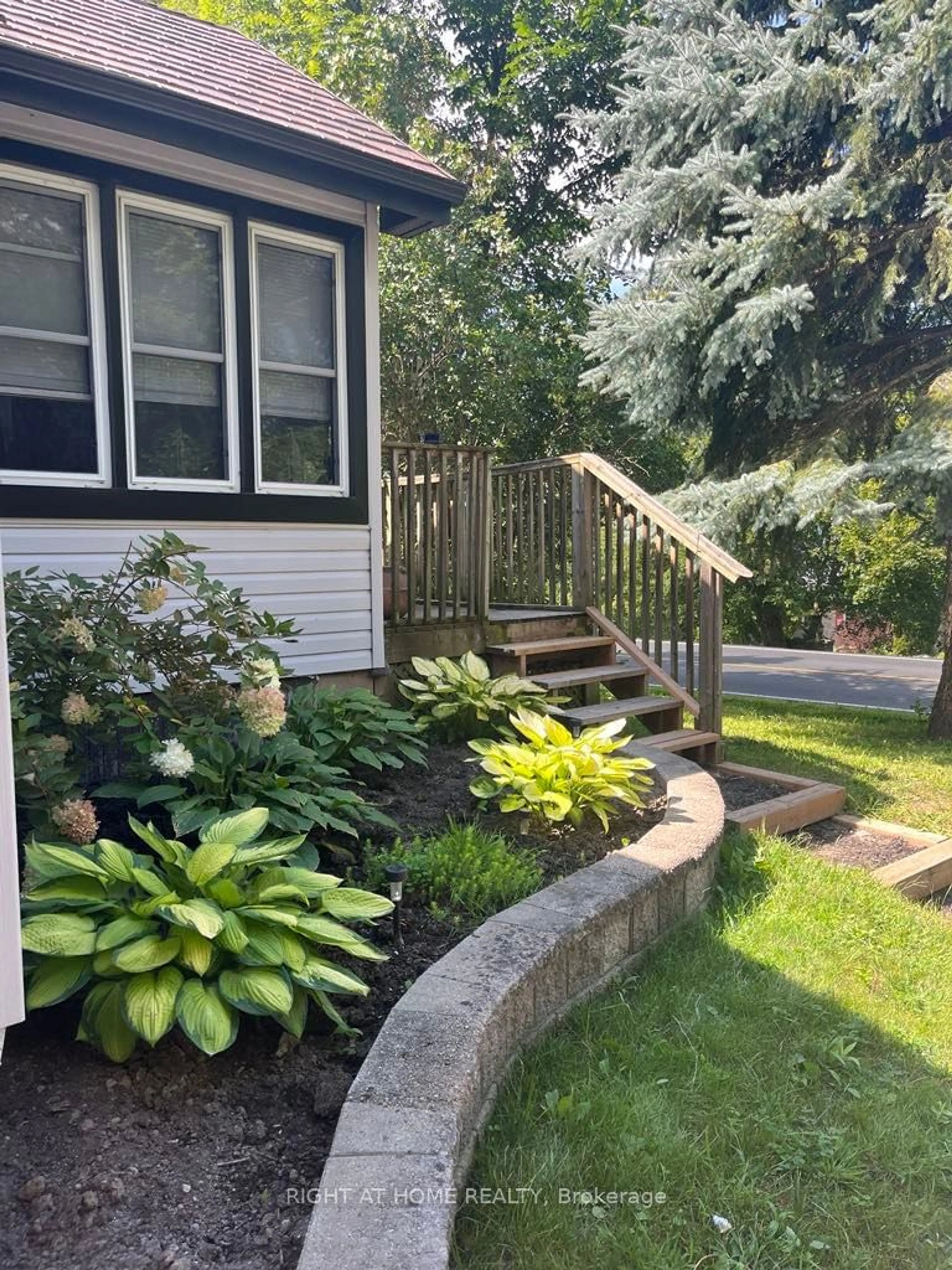 A pic from exterior of the house or condo, the fenced backyard for 5337 Rice Lake Scenic Dr, Hamilton Township Ontario K0K 2E0