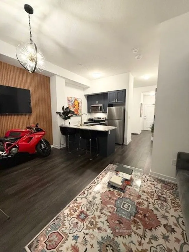Additional property image - 470 DUNDAS St Unit 102