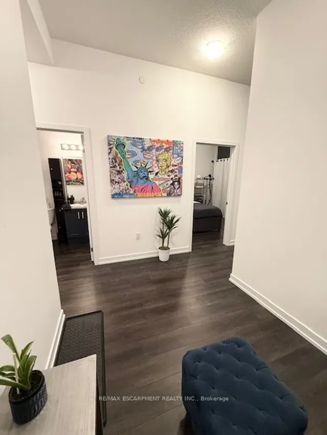 Additional property image - 470 DUNDAS St Unit 102