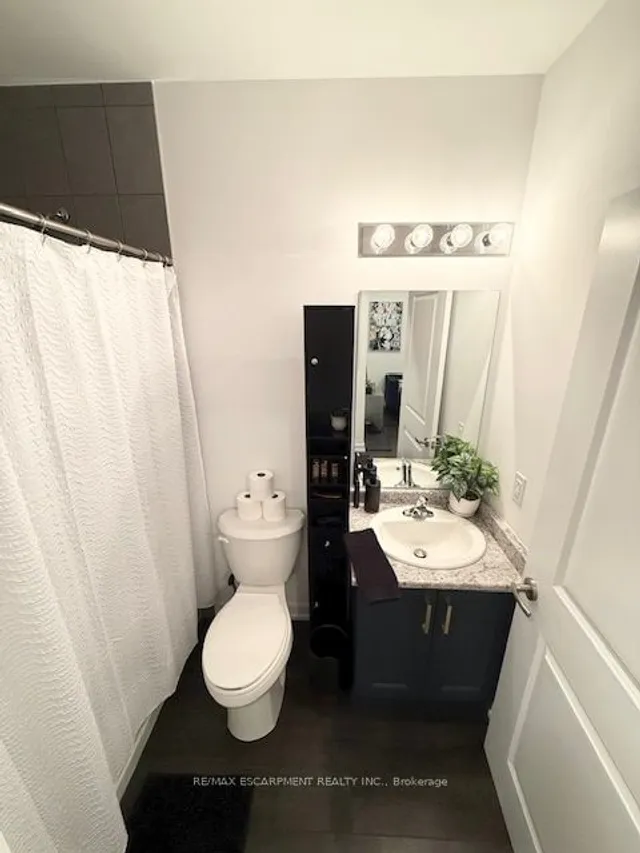 Additional property image - 470 DUNDAS St Unit 102